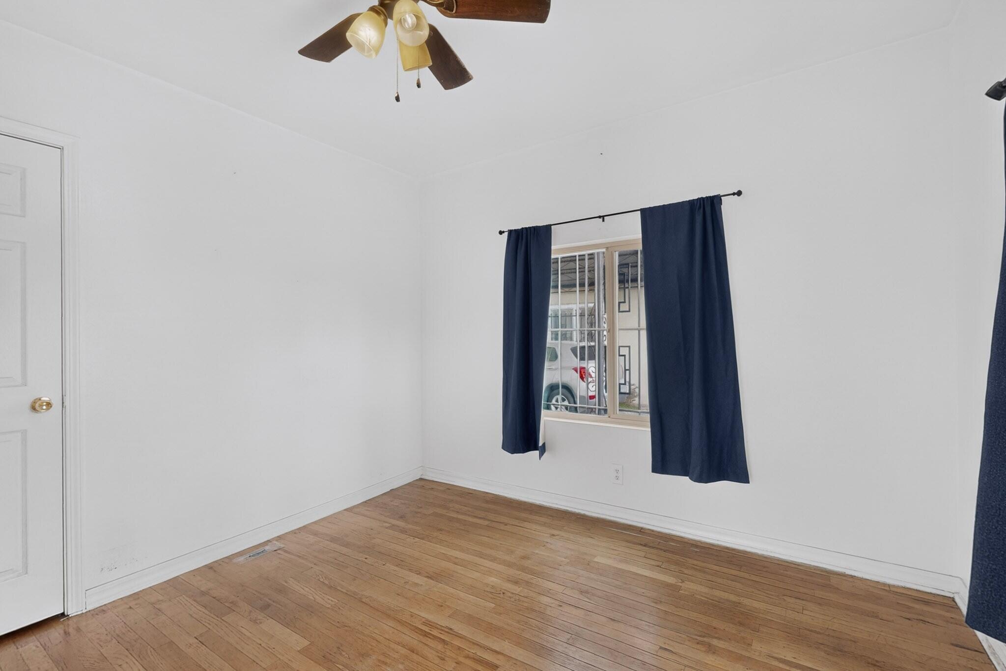 Photo 11 — 1715 Indian School Road NW