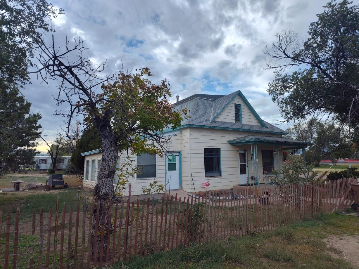 201 S Sunset Avenue, Mountainair, NM 87036