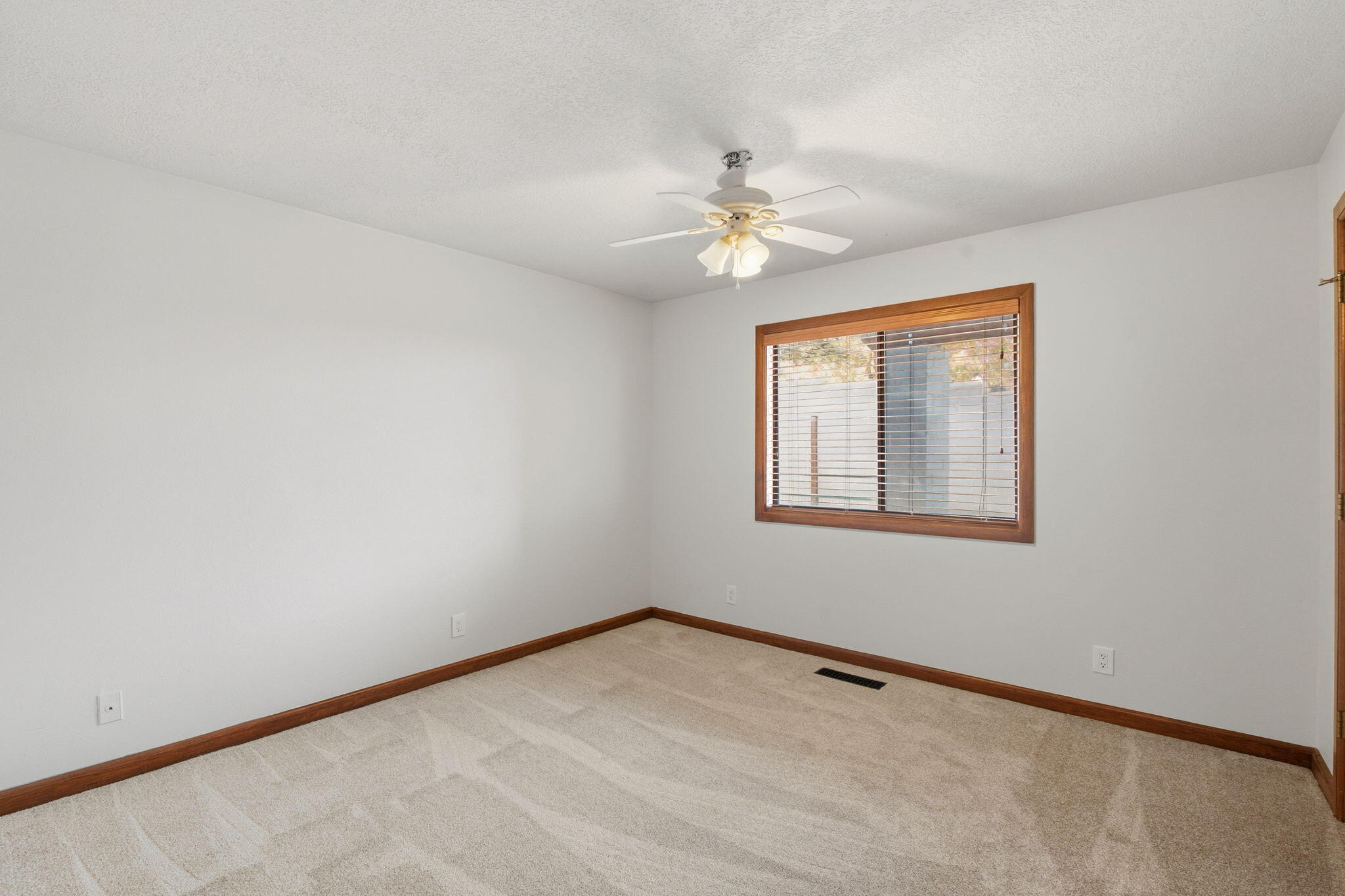 Photo 18 — 1405 Soplo Road SE