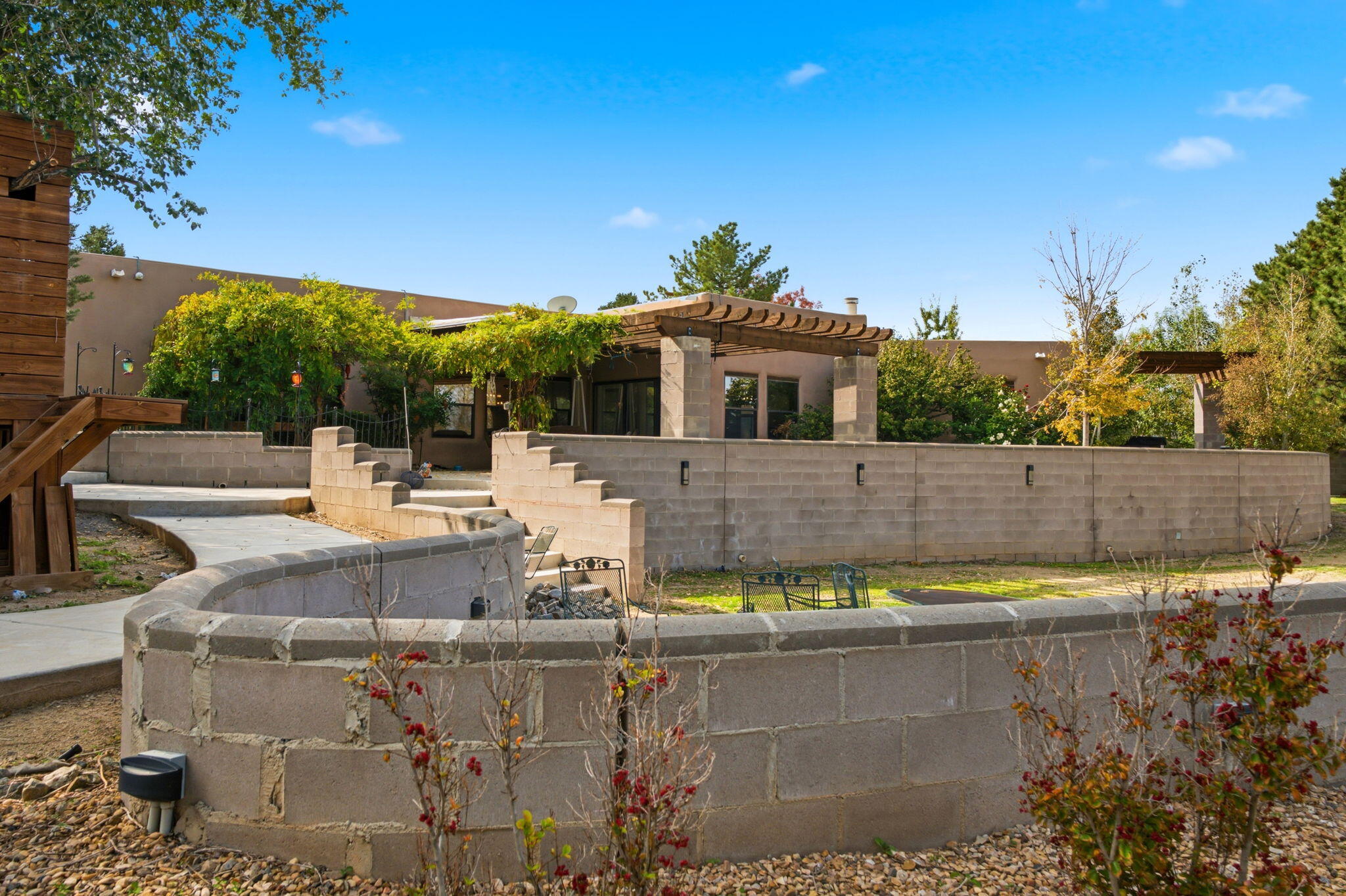 Photo 12 — 1405 Soplo Road SE