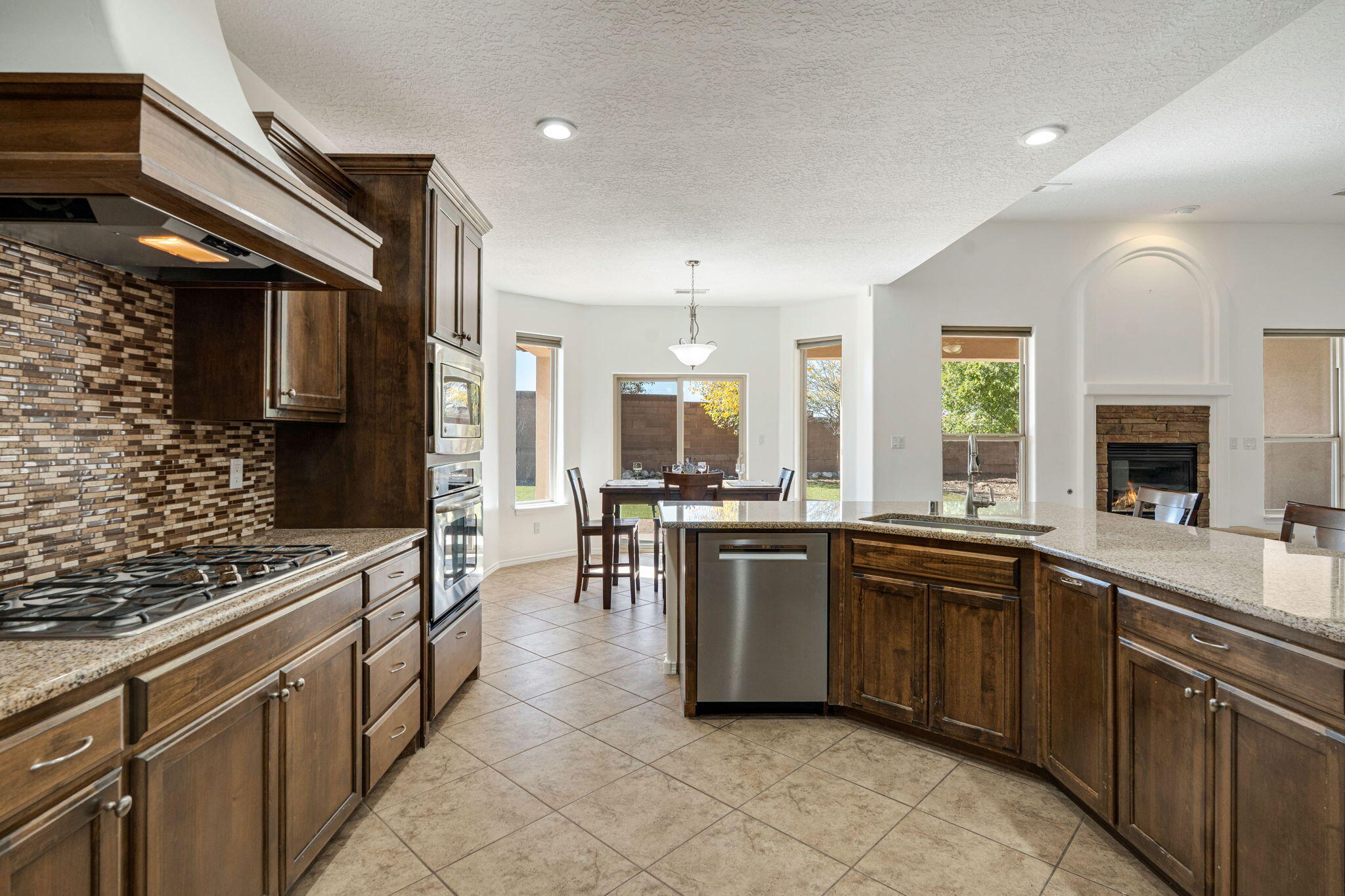 Photo 5 — 2709 Vista De Colinas Place SE