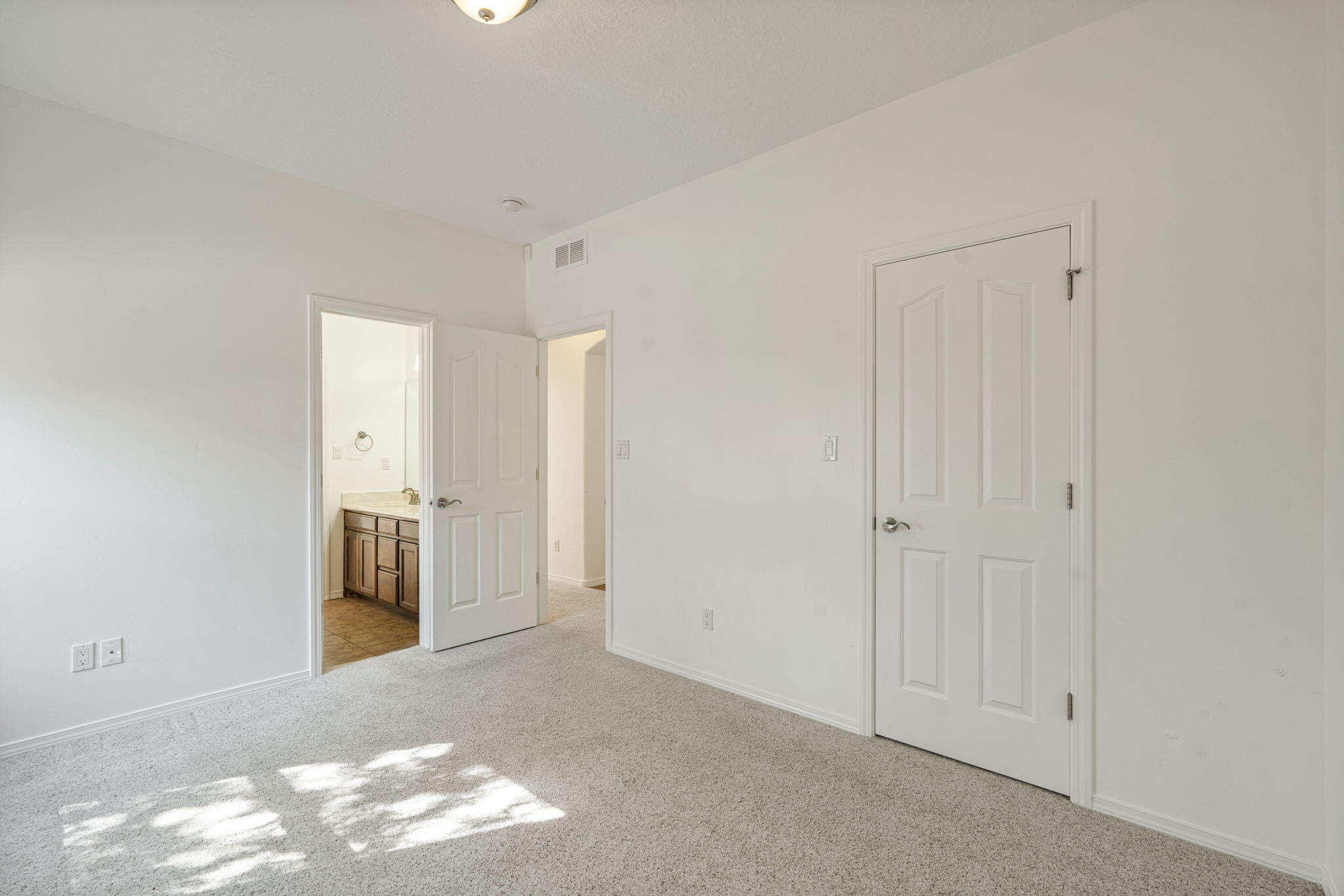 Photo 8 — 2709 Vista De Colinas Place SE