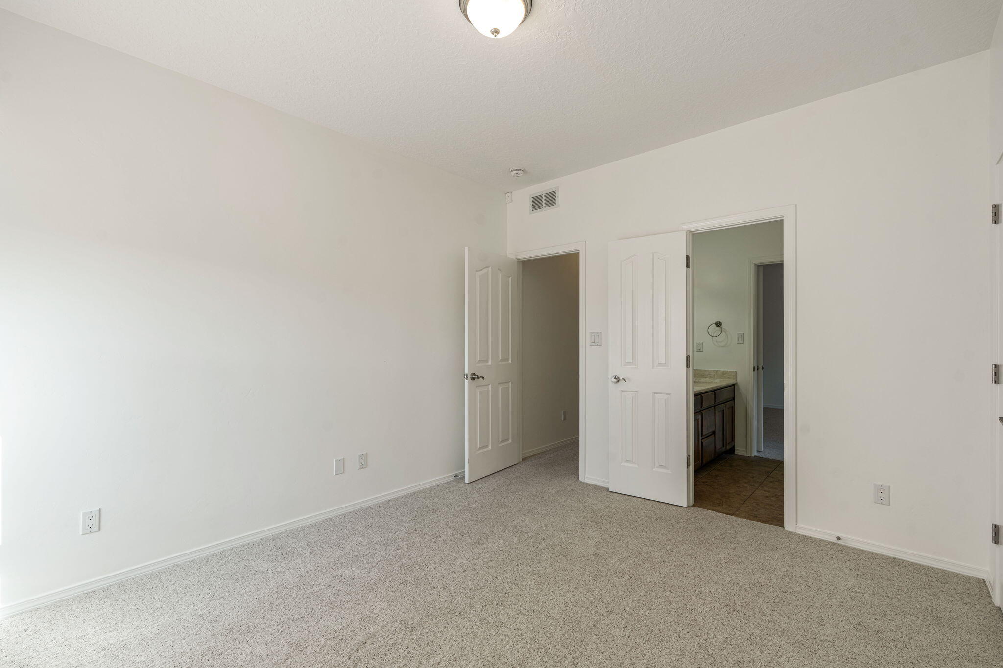 Photo 12 — 2709 Vista De Colinas Place SE
