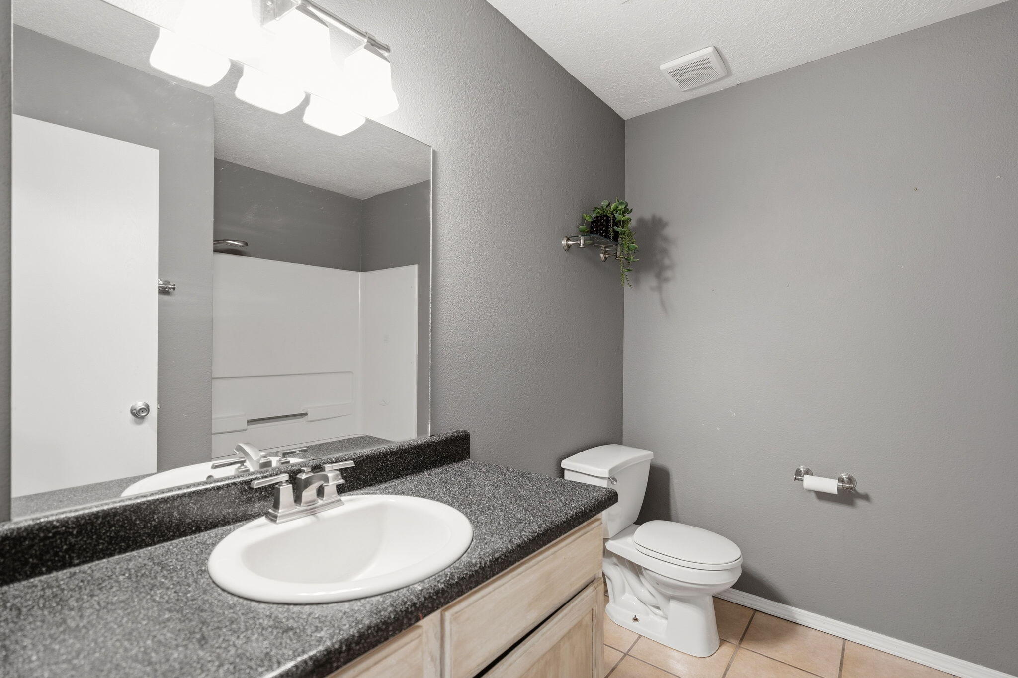 Photo 7 — 6019 Hemlock Avenue NW