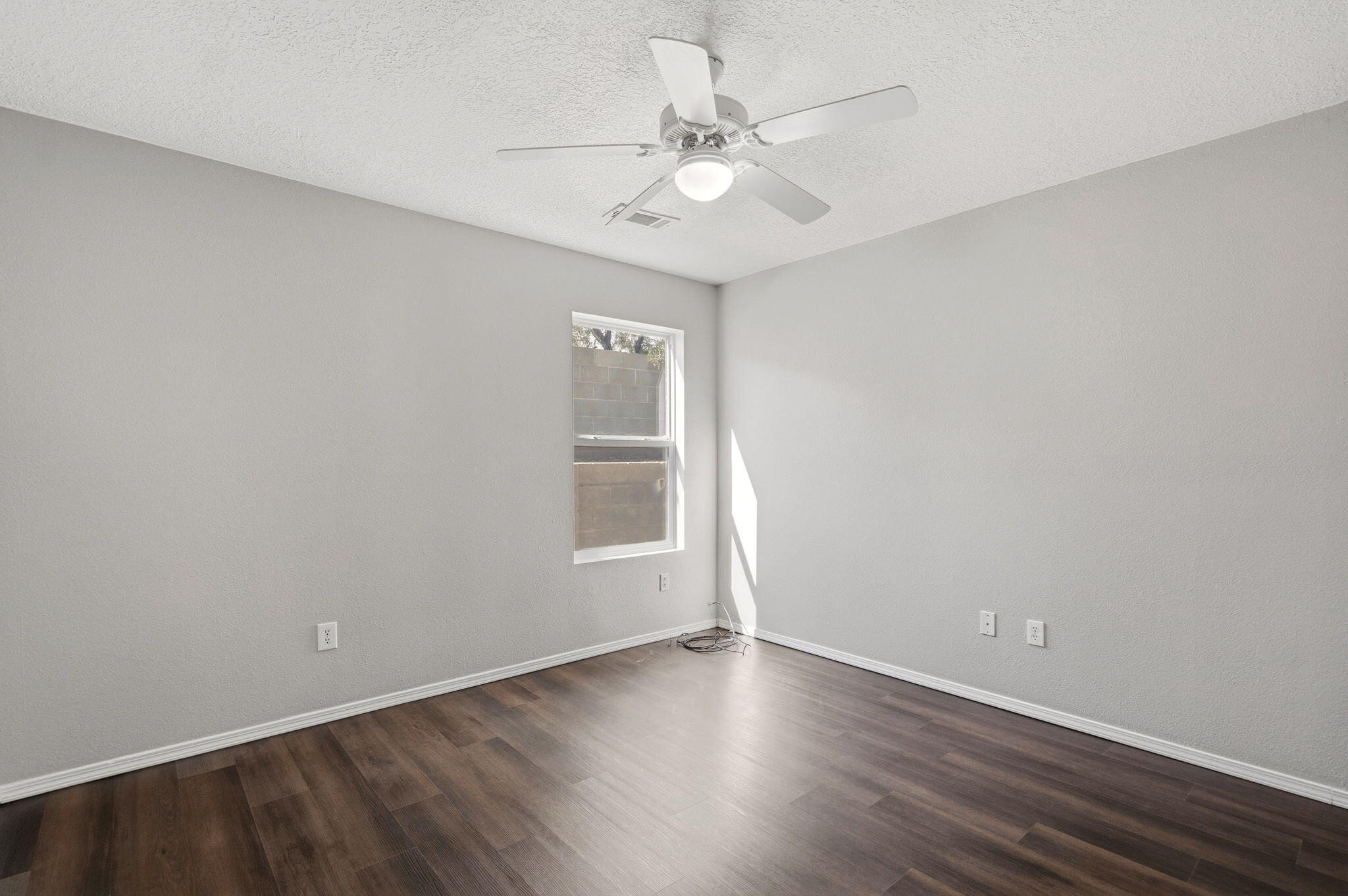 Photo 9 — 6019 Hemlock Avenue NW