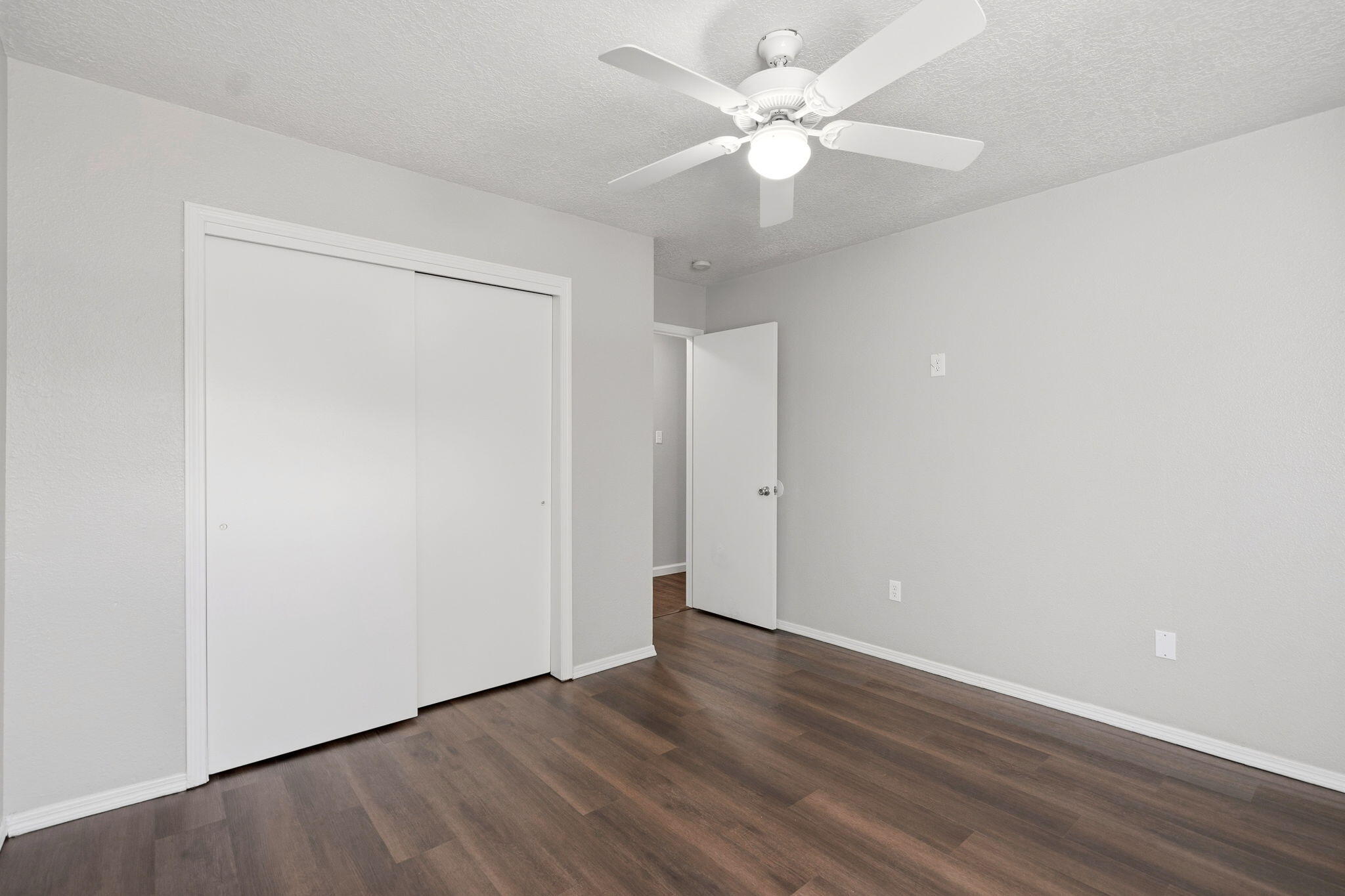 Photo 10 — 6019 Hemlock Avenue NW