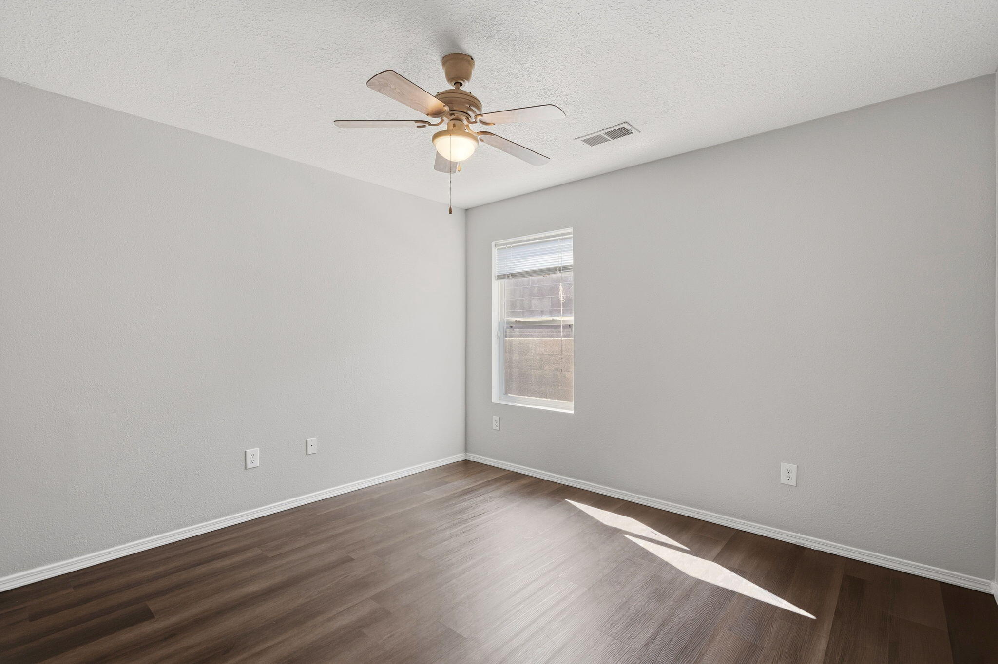 Photo 11 — 6019 Hemlock Avenue NW