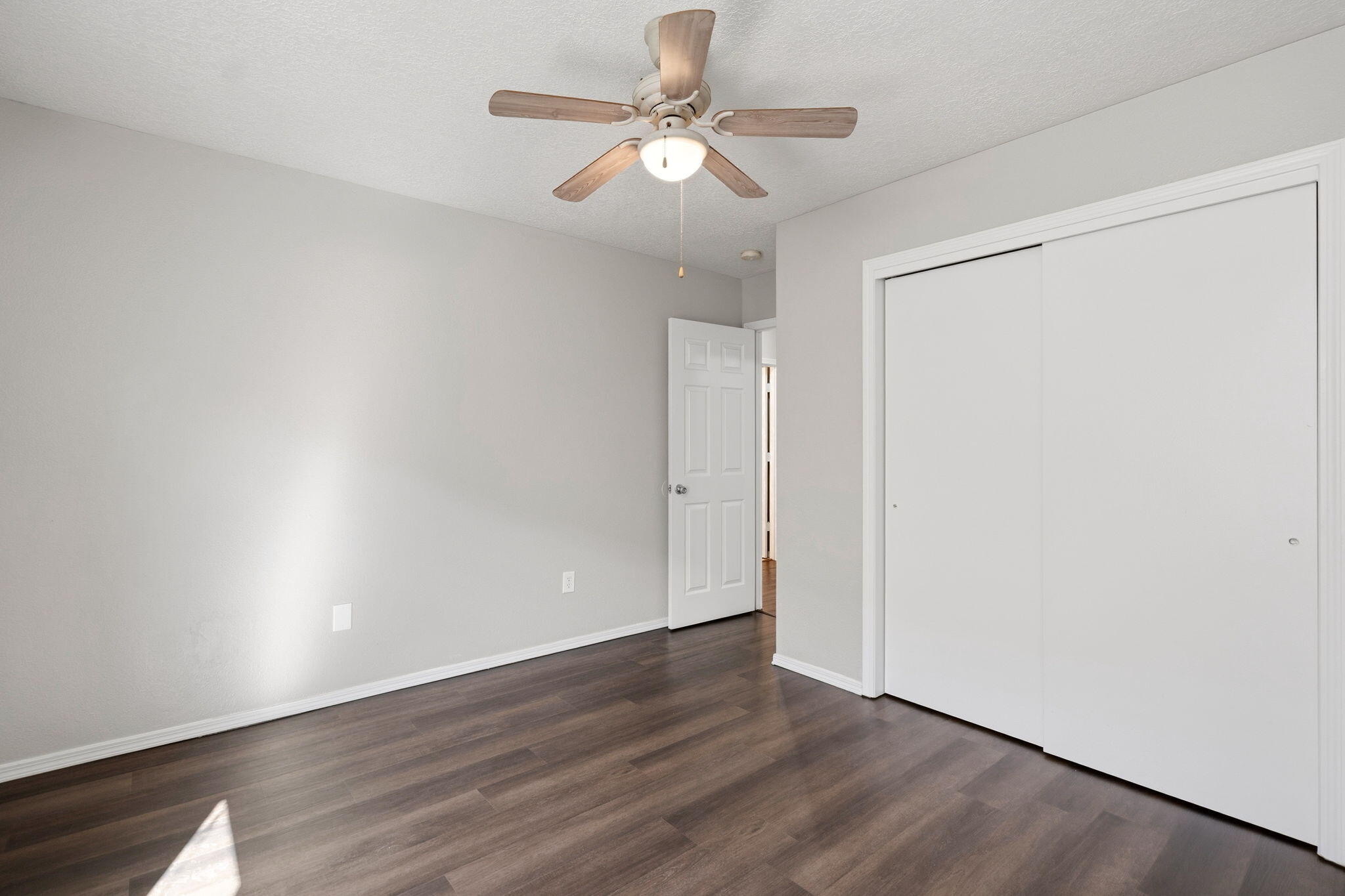 Photo 12 — 6019 Hemlock Avenue NW