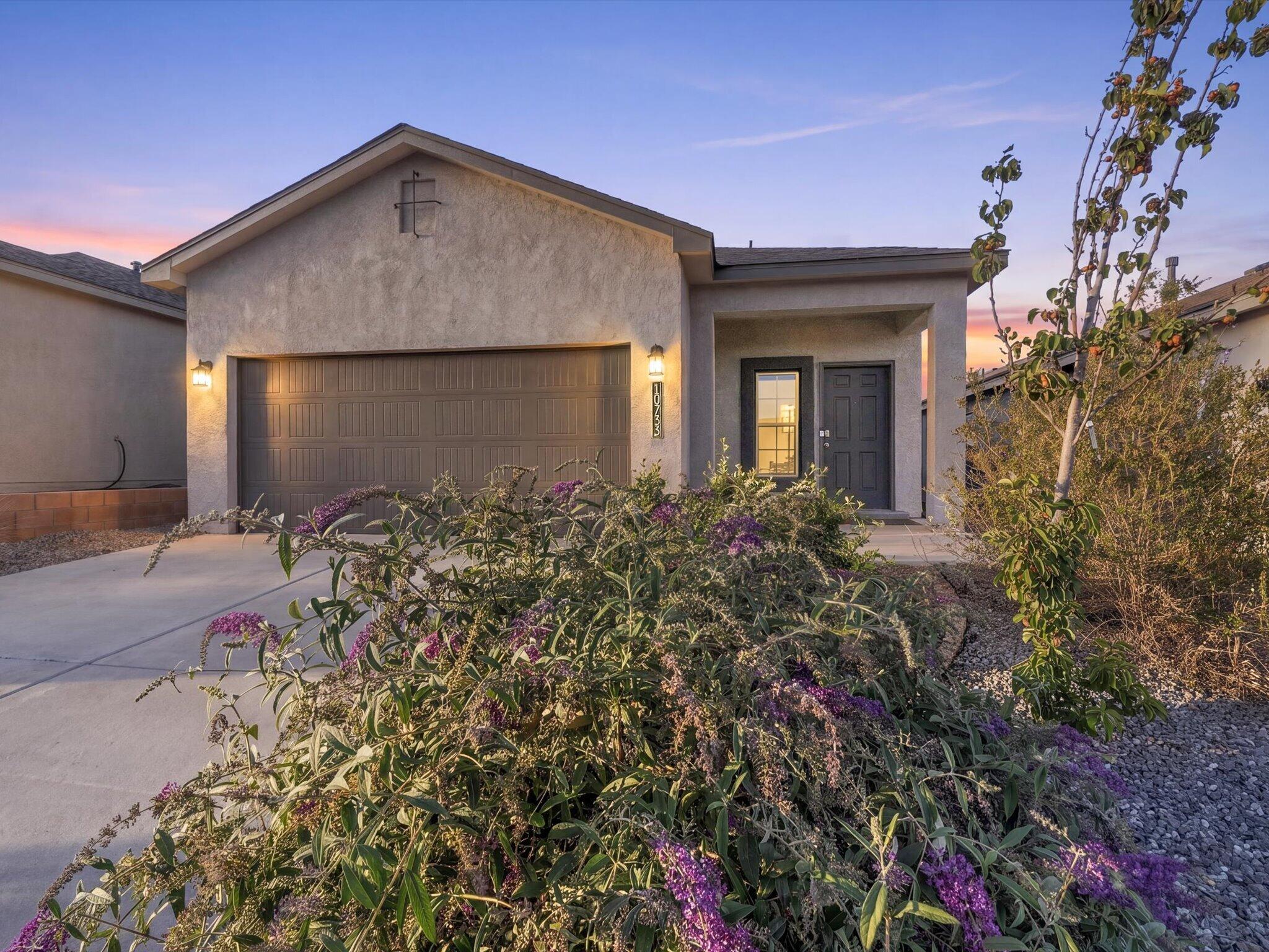 10733 Sabino Loop SW, Albuquerque, NM 87121