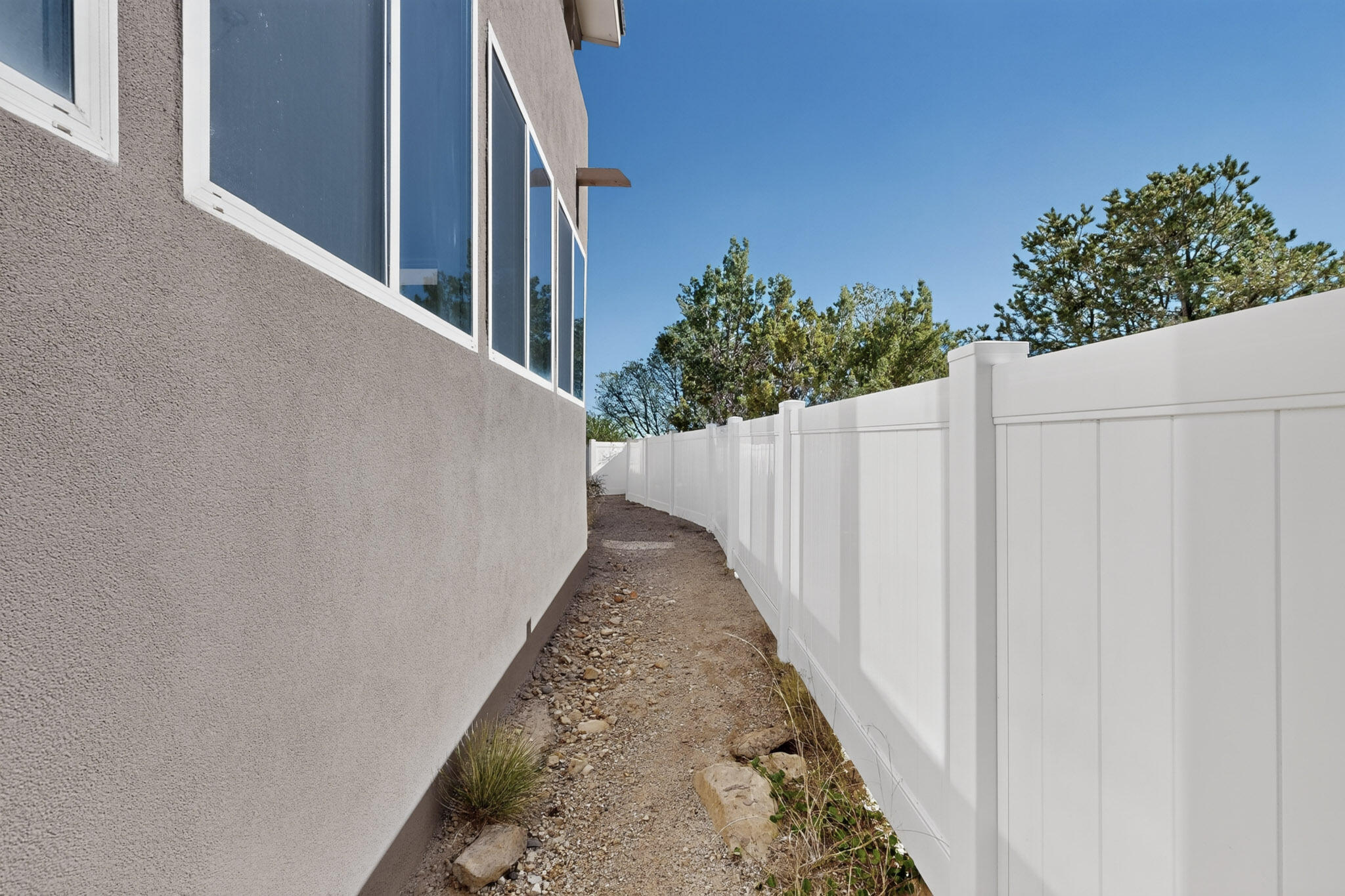 Photo 10 — 4 Rushmore Road