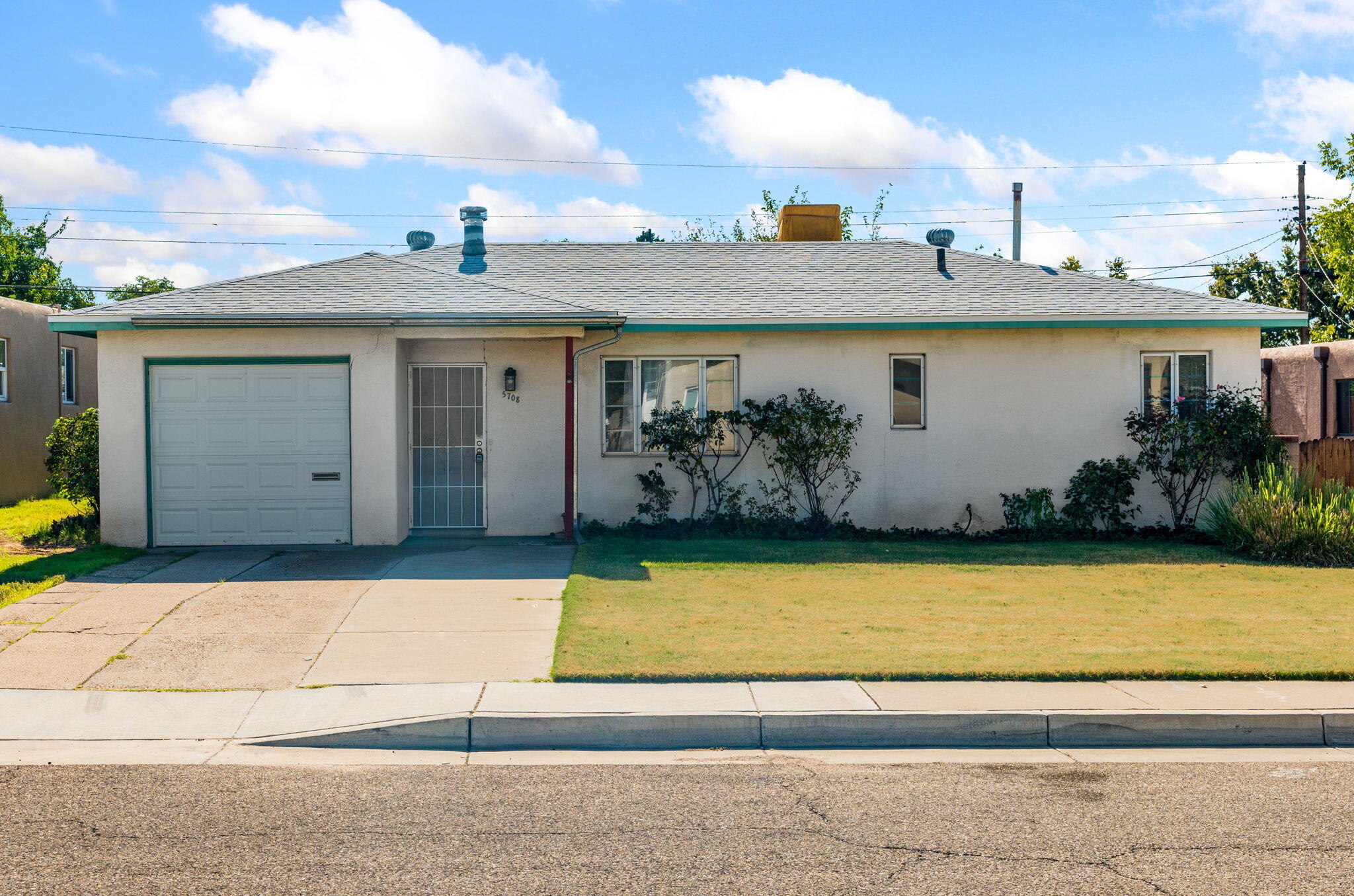 5708 Aztec Road NE, Albuquerque, NM 87110