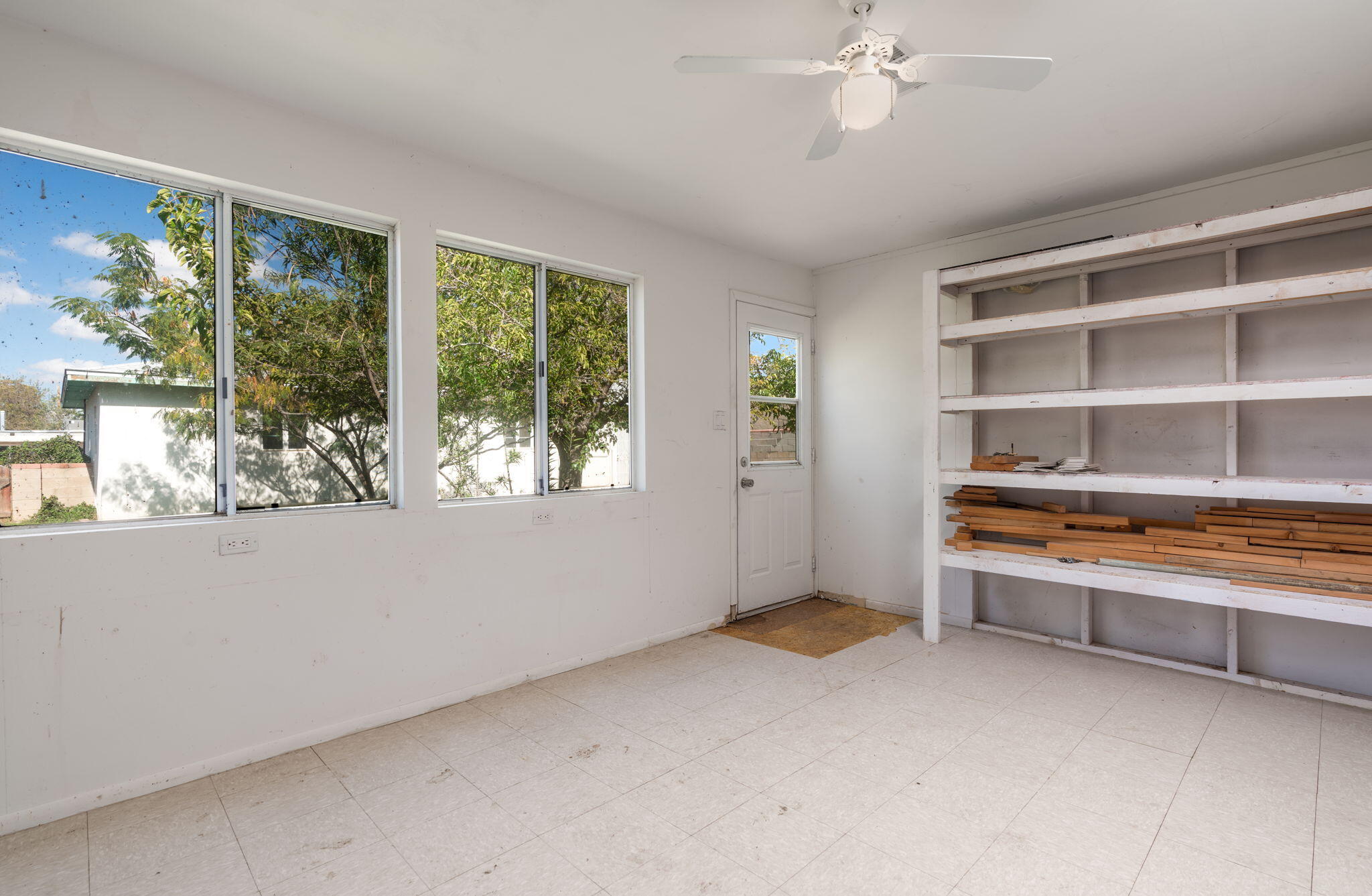 Photo 3 — 5708 Aztec Road NE
