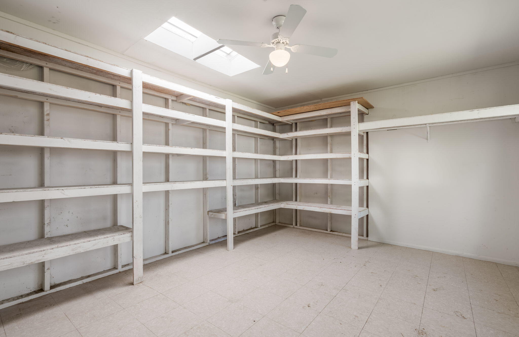 Photo 4 — 5708 Aztec Road NE
