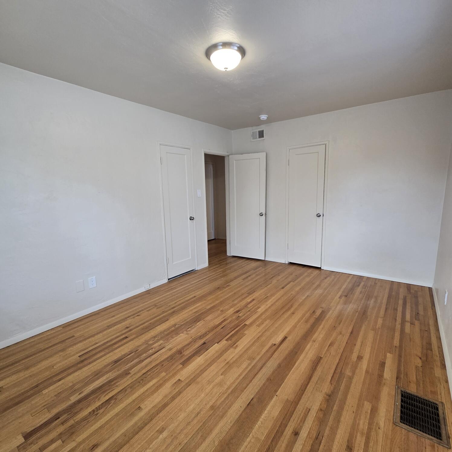 Photo 2 — 2618 Haines Avenue NE