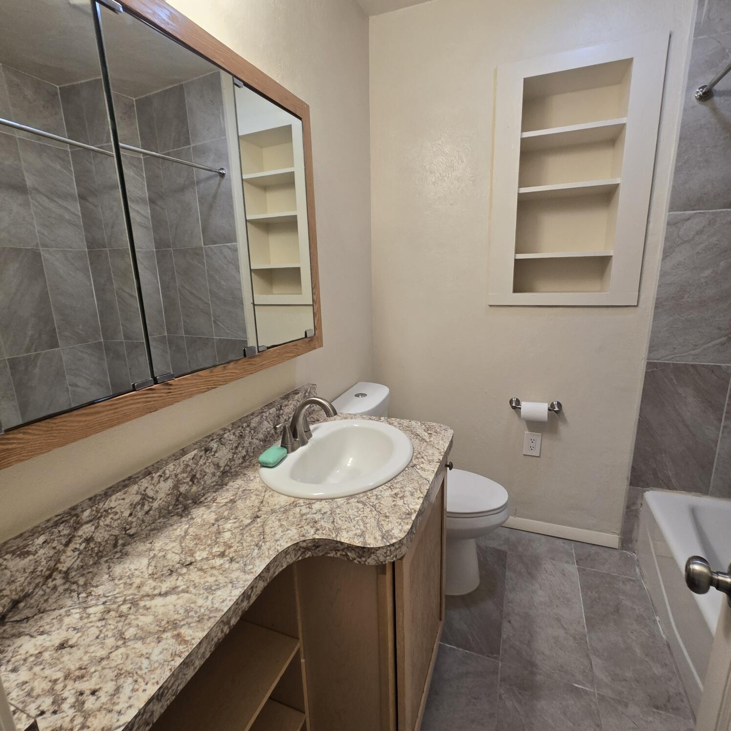 Photo 3 — 2618 Haines Avenue NE