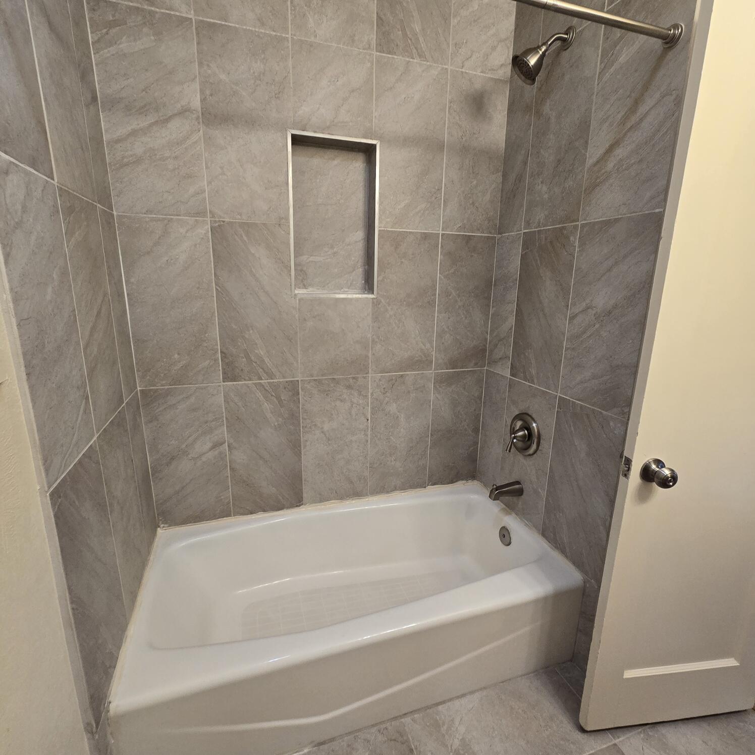 Photo 4 — 2618 Haines Avenue NE