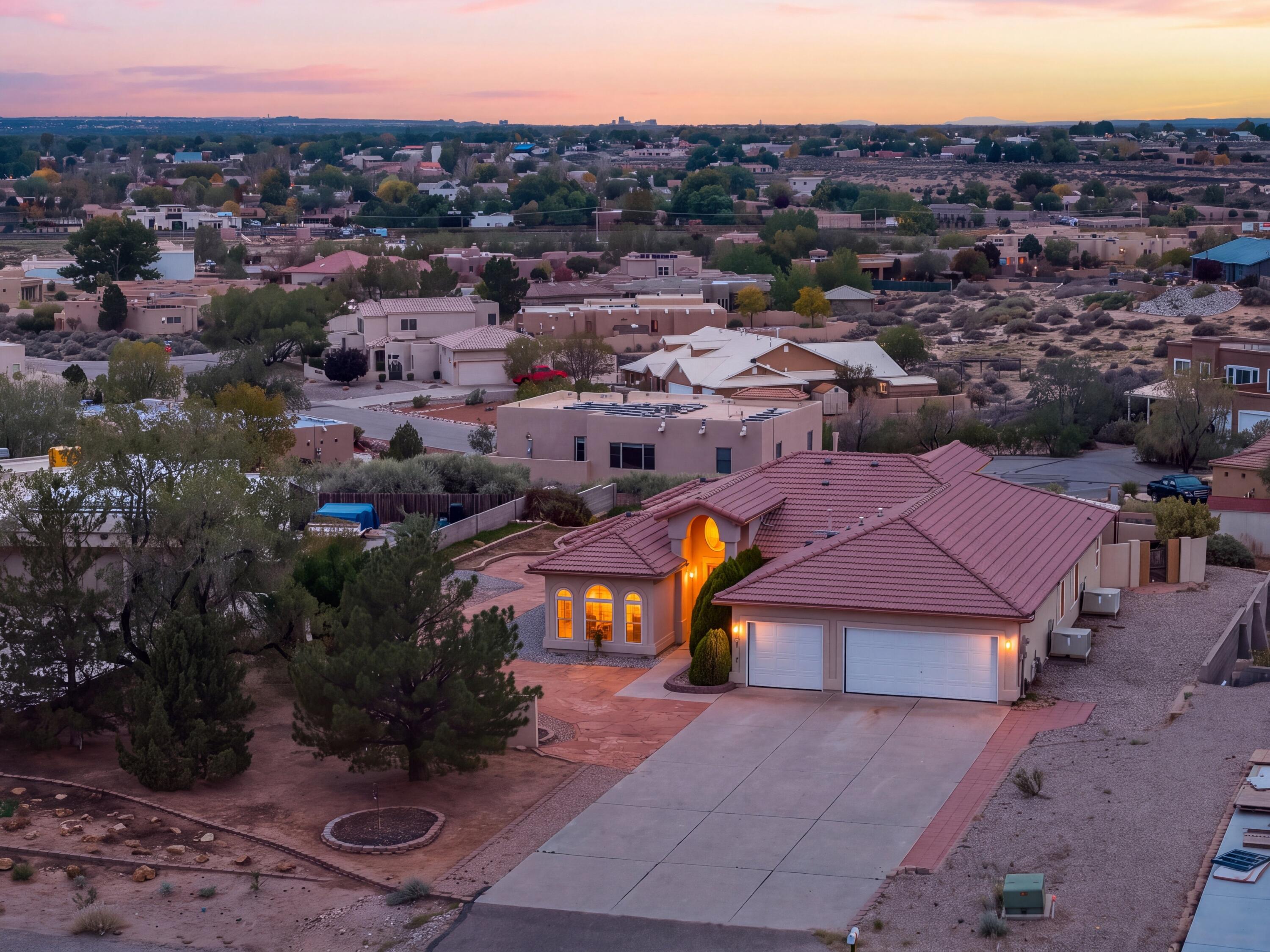 Photo 2 — 6104 Rio Norte Drive NE