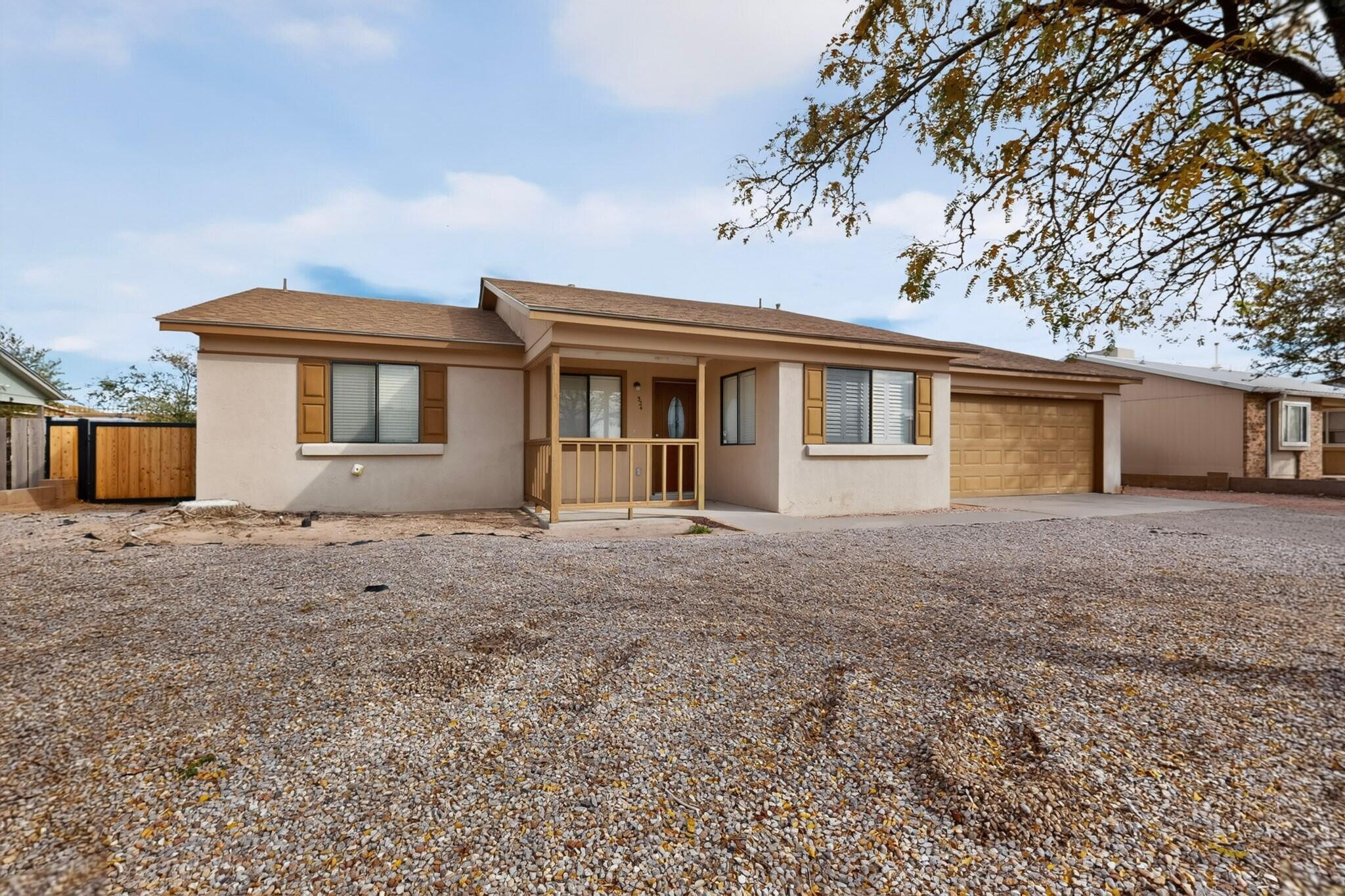 Photo 12 — 524 Apache Loop SW