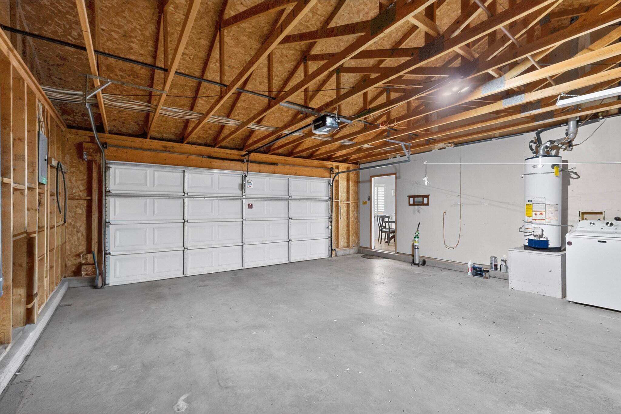 Photo 2 — 524 Apache Loop SW