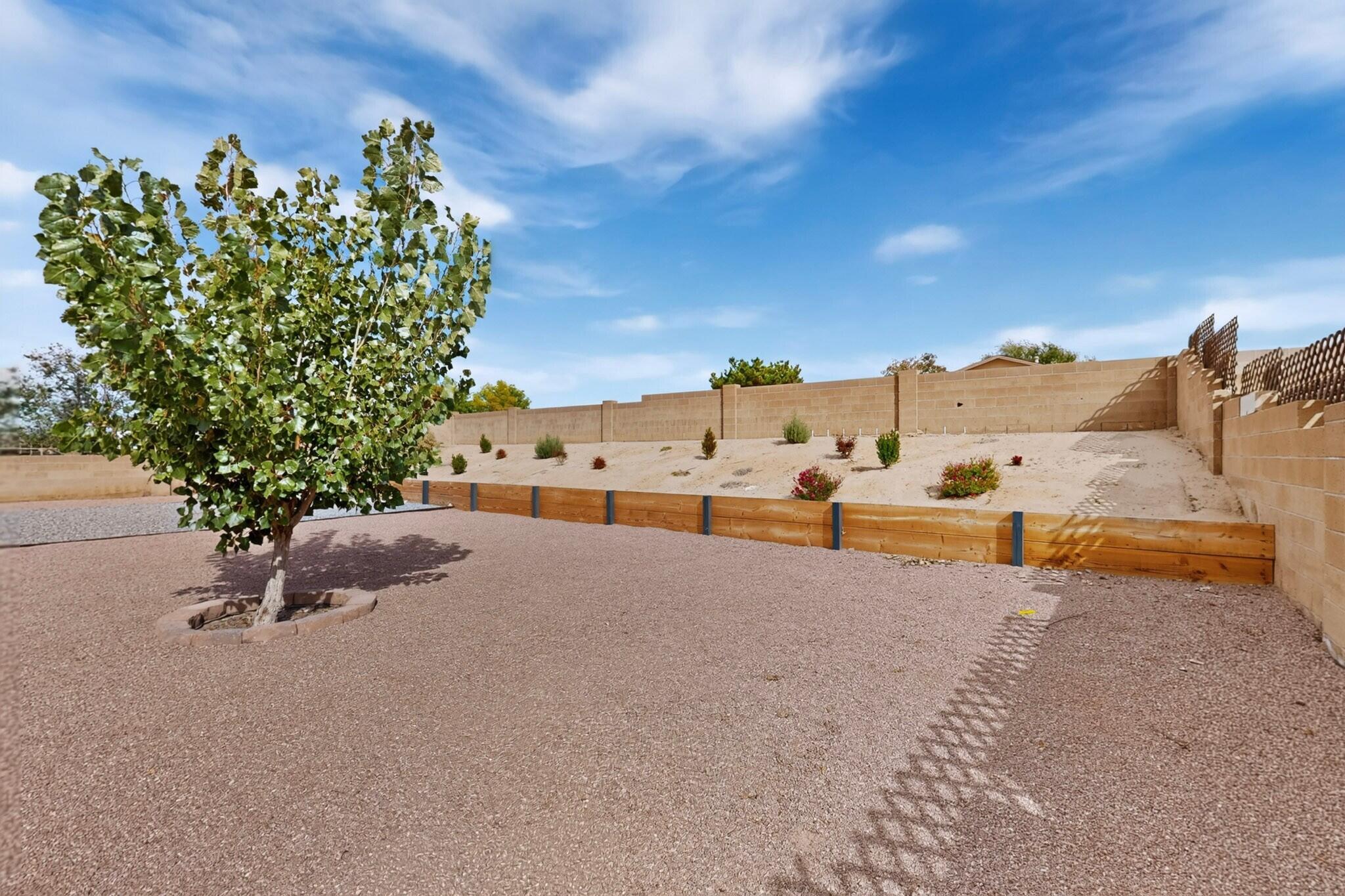 Photo 9 — 524 Apache Loop SW