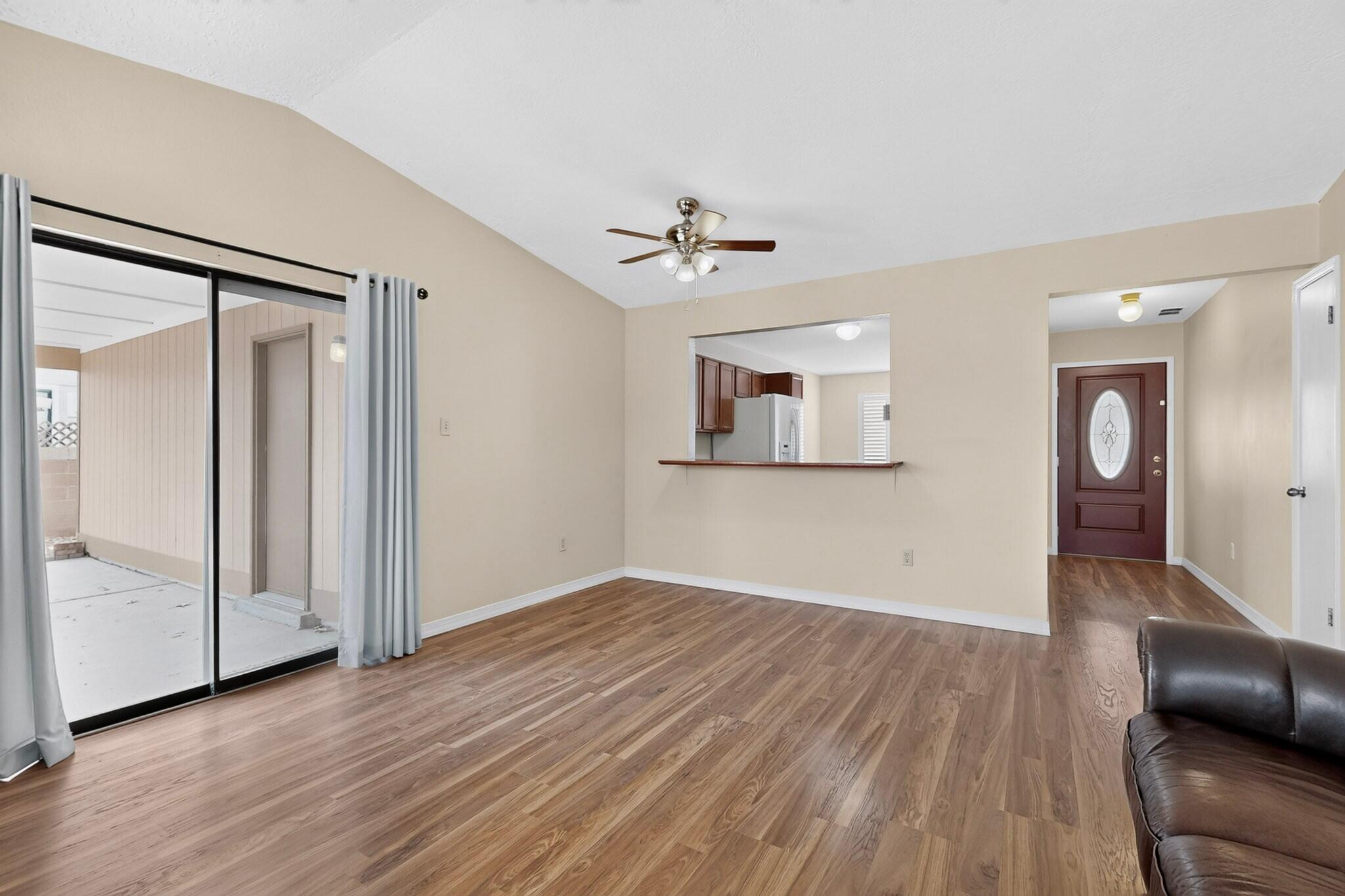 Photo 15 — 524 Apache Loop SW