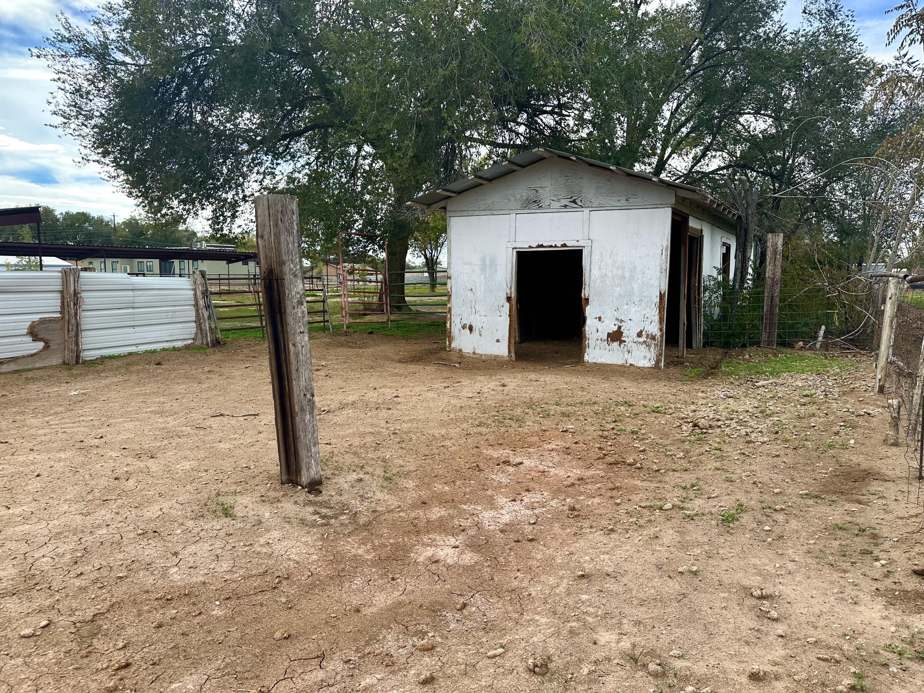 Photo 11 — 930 W Bosque Loop