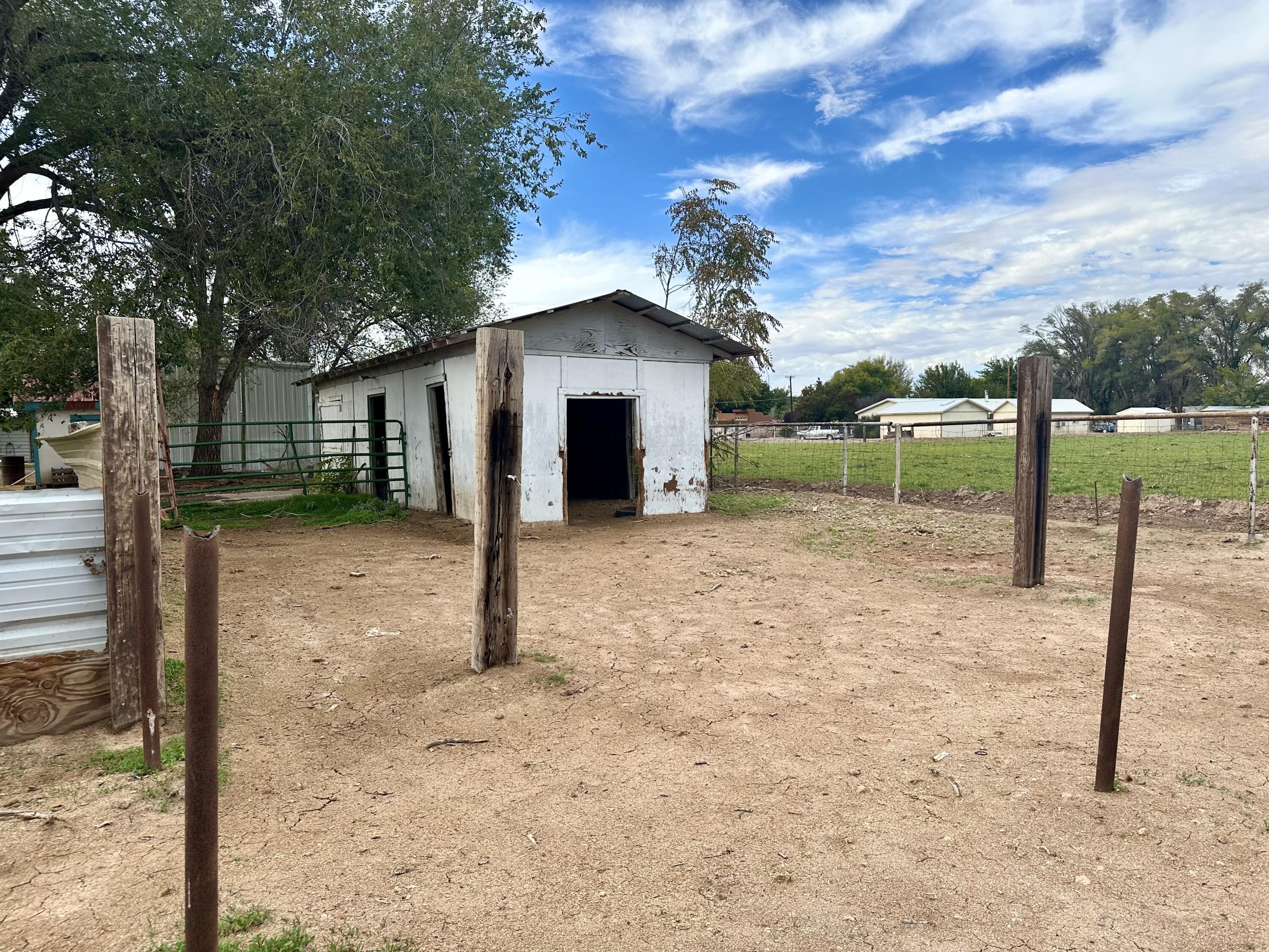 Photo 9 — 930 W Bosque Loop