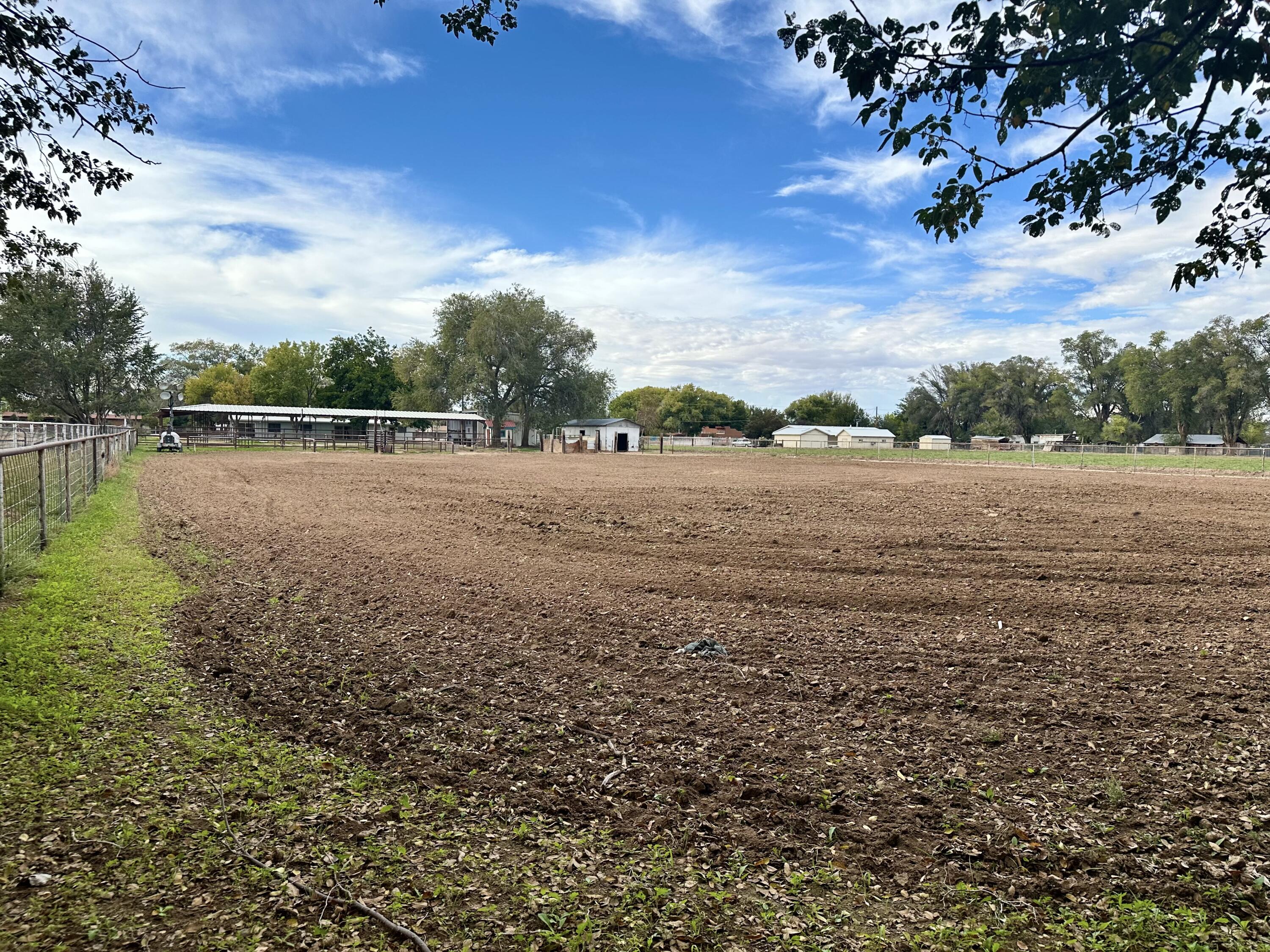 Photo 5 — 930 W Bosque Loop
