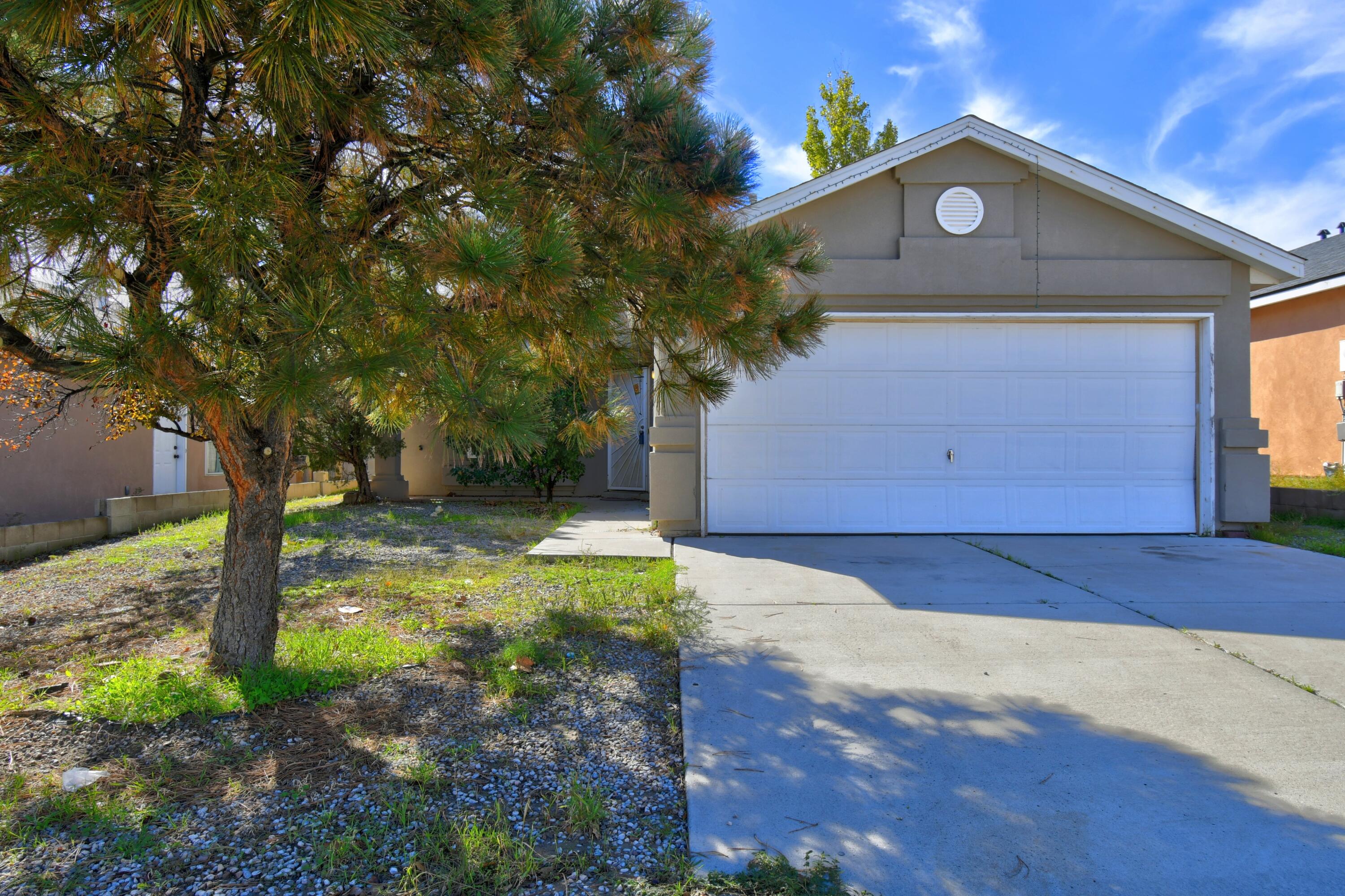 8700 Spotted Pony Avenue SW, Albuquerque, NM 87121