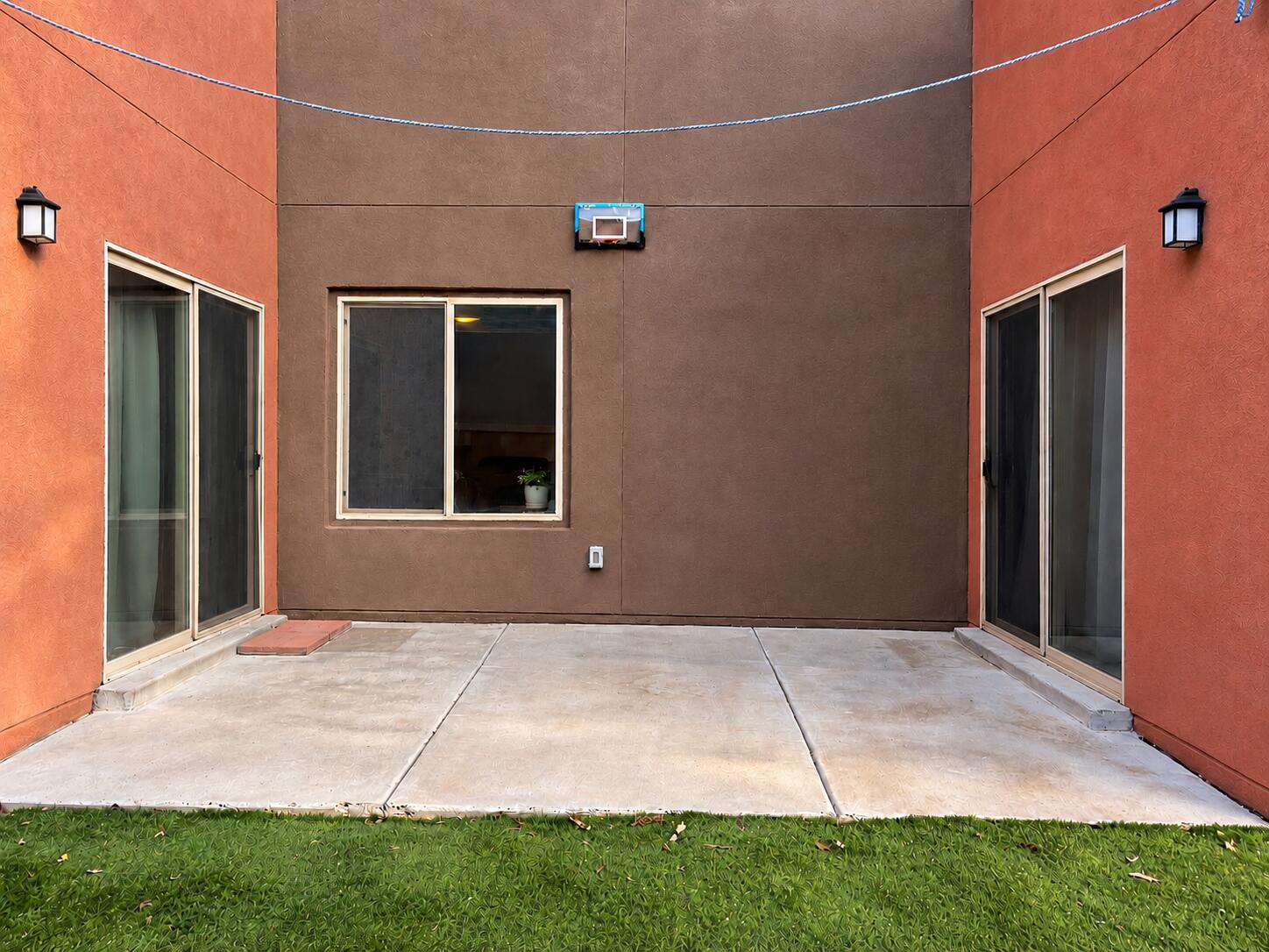 Photo 14 — 5709 University Boulevard SE