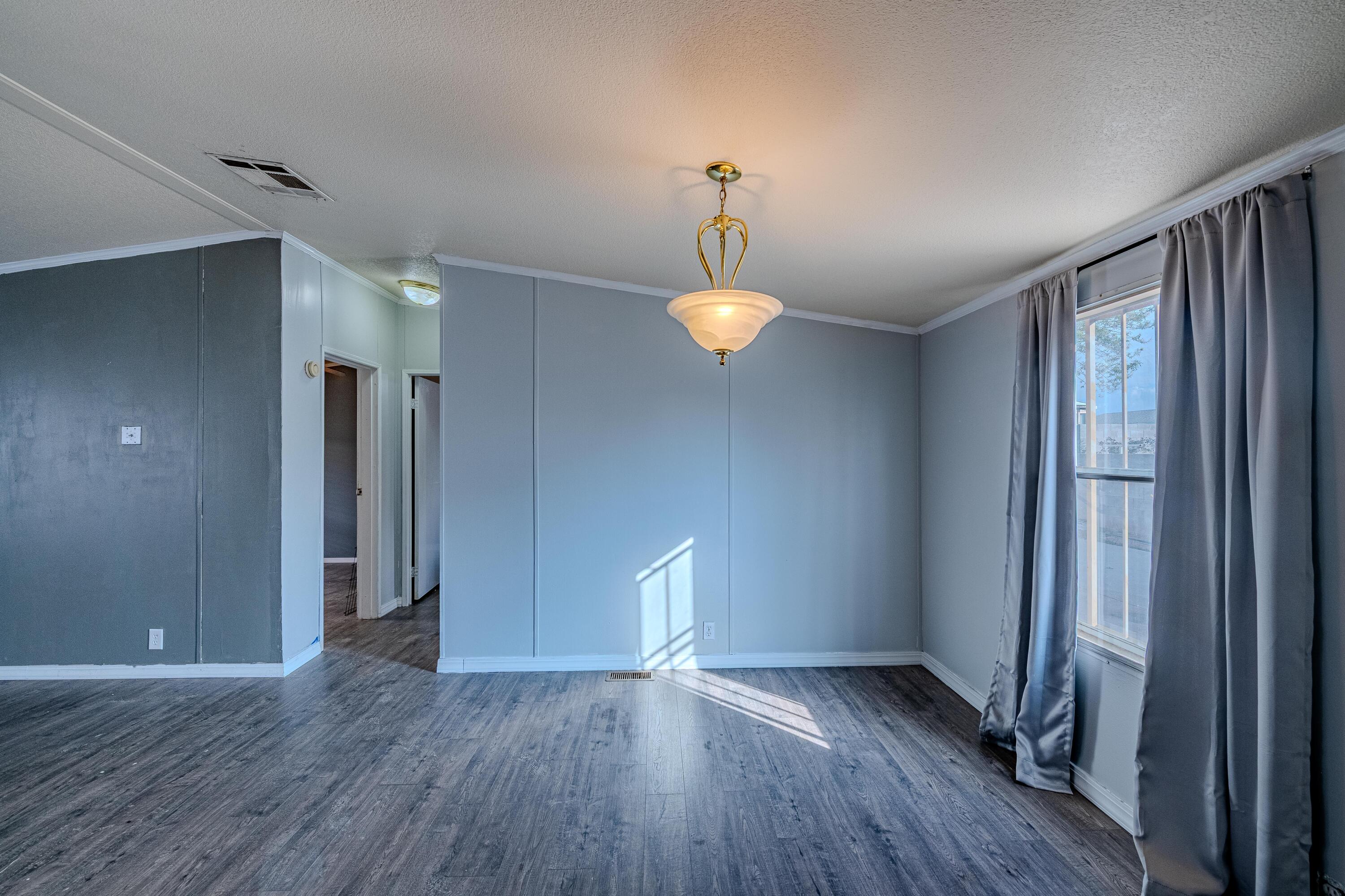 Photo 15 — 9409 Vista Del Valle Street SW