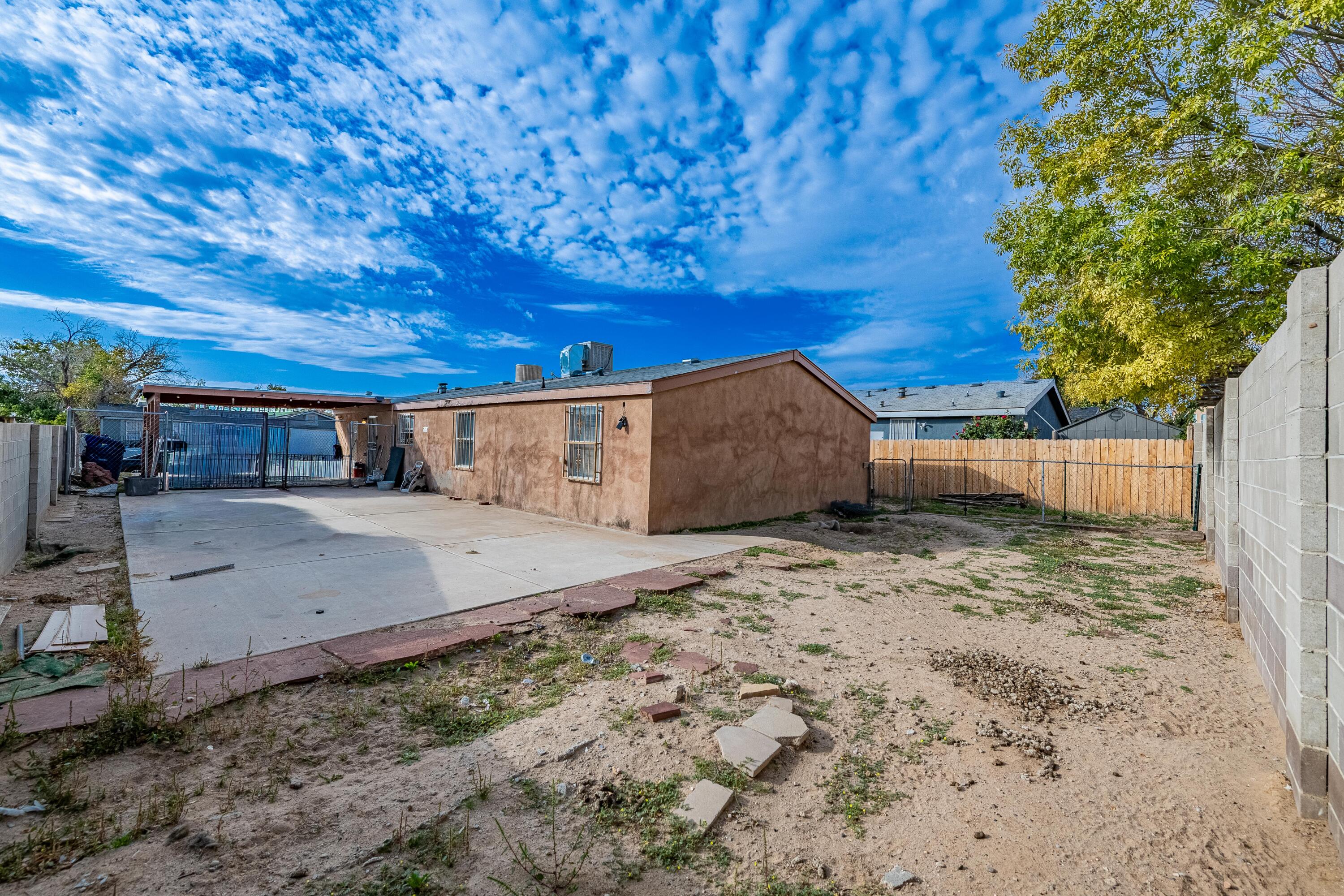 Photo 3 — 9409 Vista Del Valle Street SW