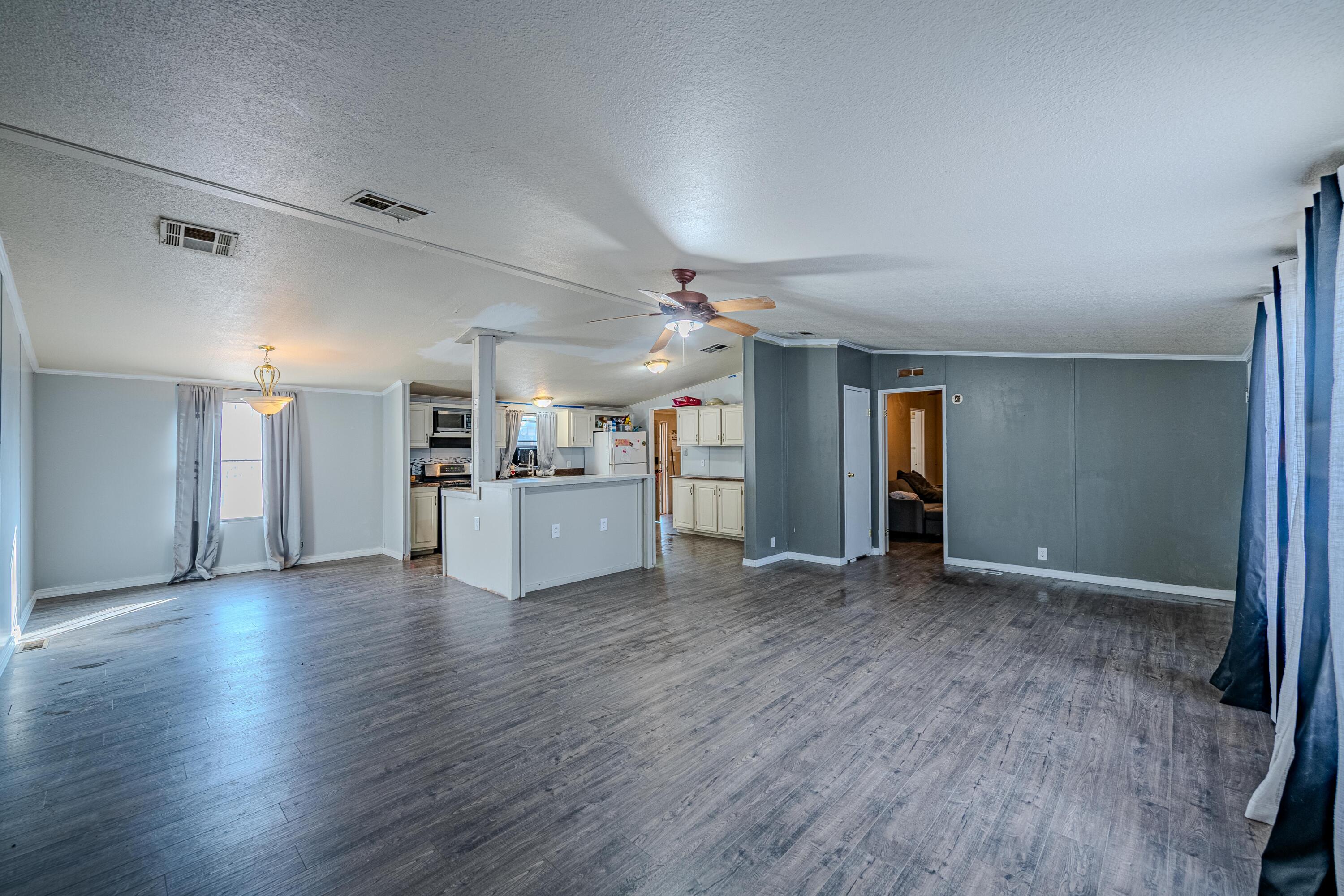 Photo 19 — 9409 Vista Del Valle Street SW