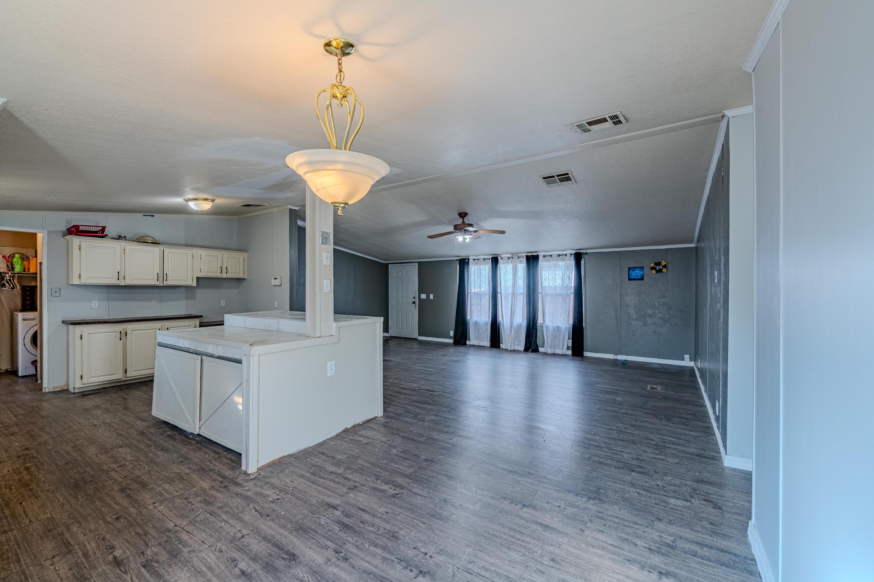 Photo 17 — 9409 Vista Del Valle Street SW