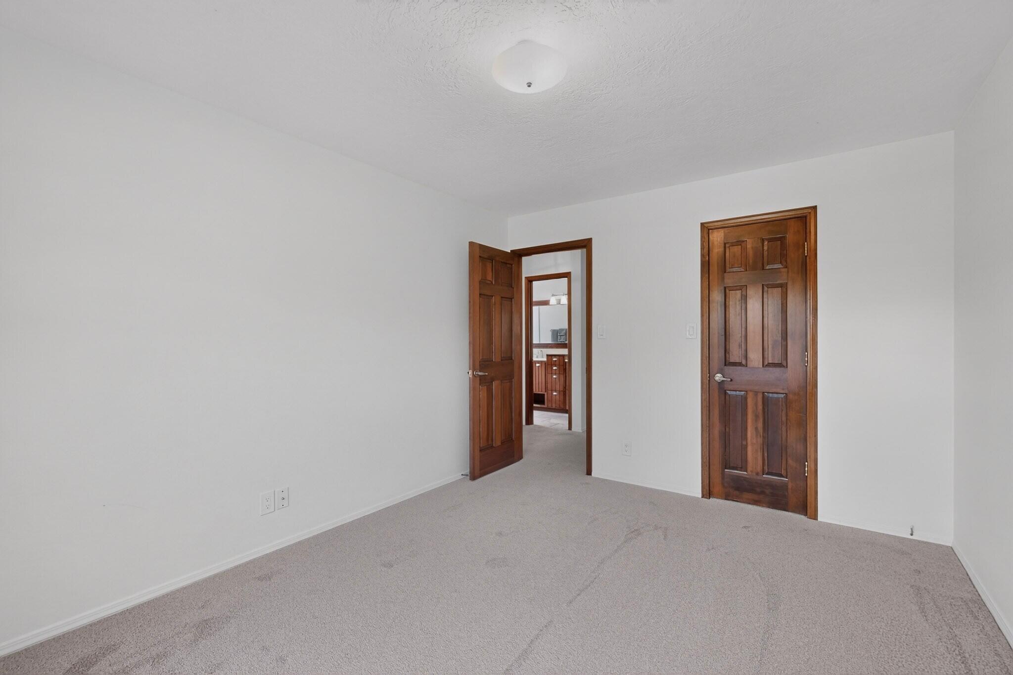 Photo 3 — 6105 Padre Court NE