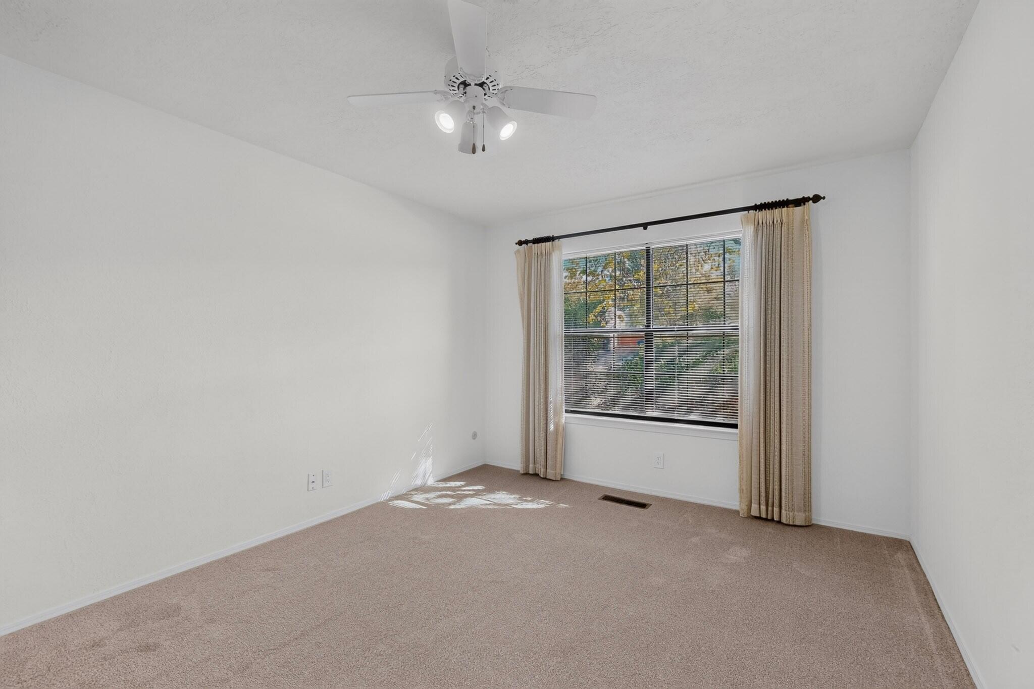 Photo 8 — 6105 Padre Court NE