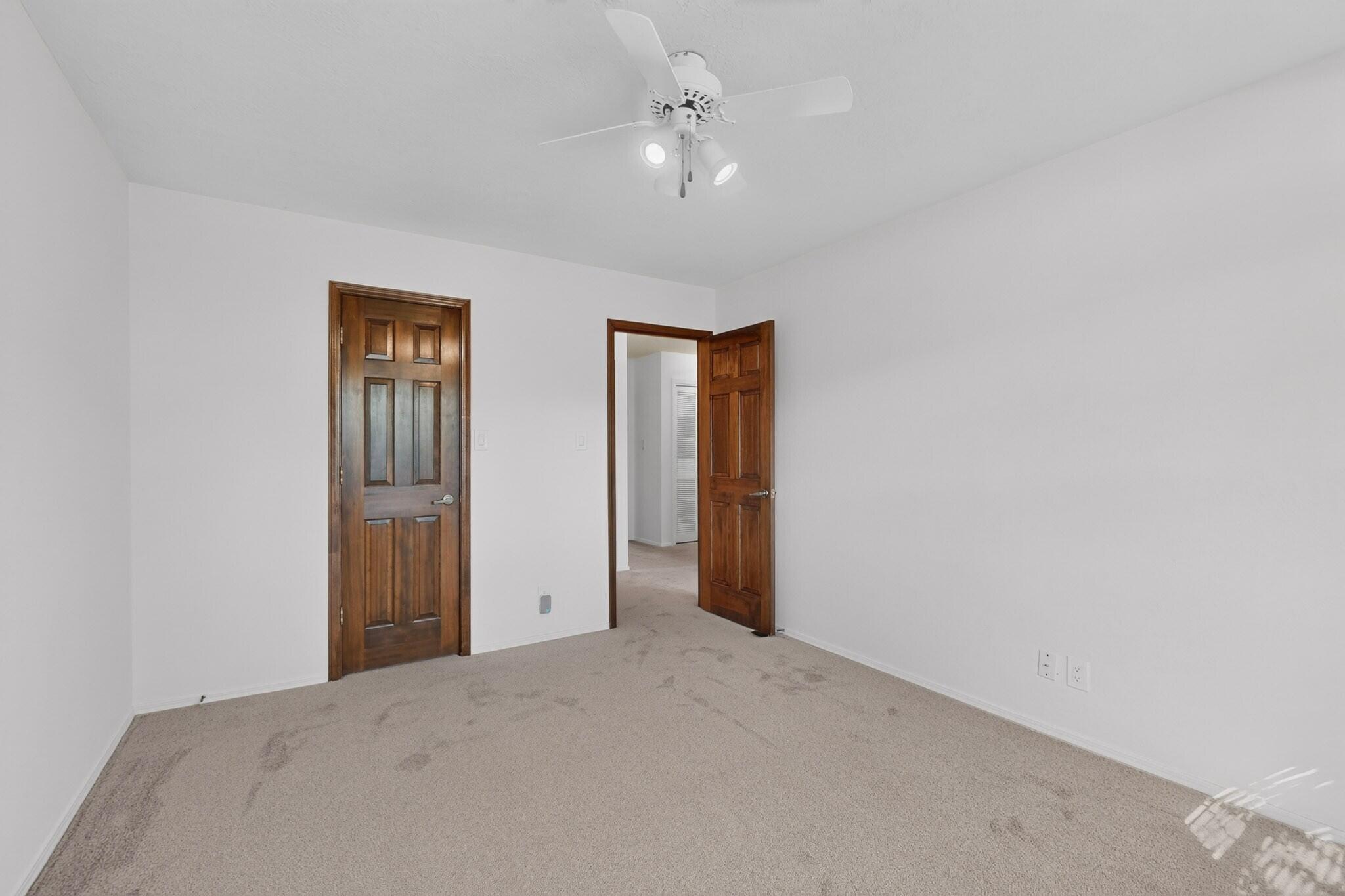 Photo 9 — 6105 Padre Court NE