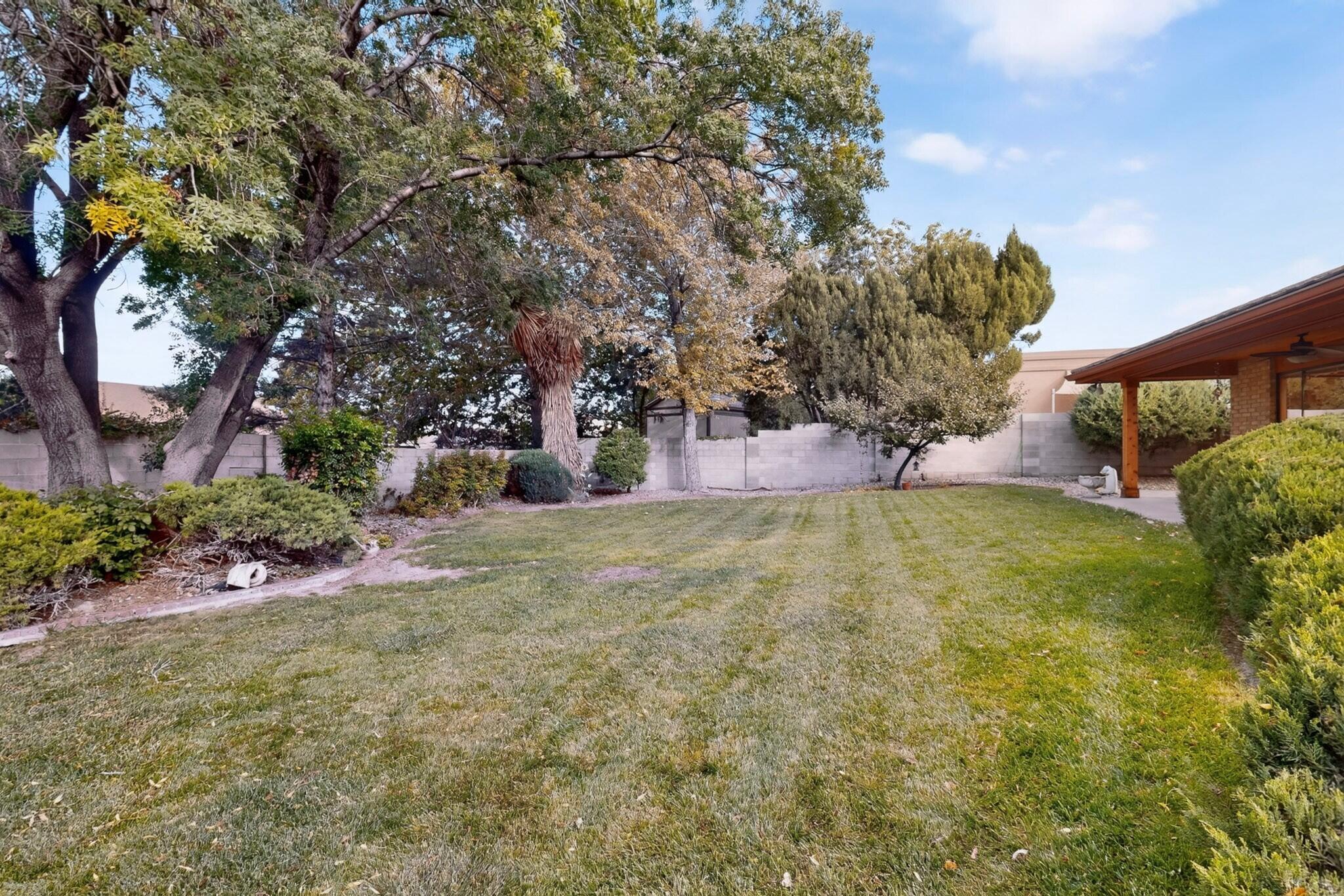 Photo 17 — 6105 Padre Court NE