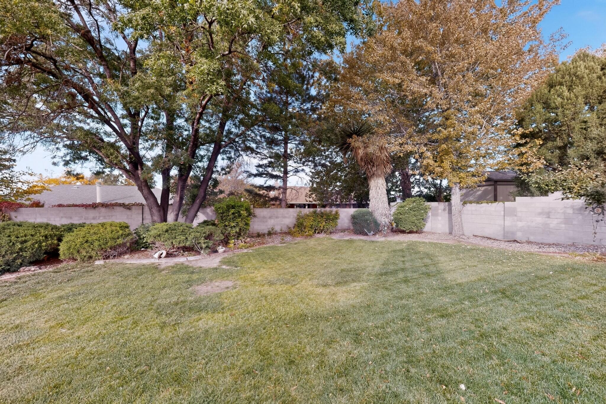 Photo 18 — 6105 Padre Court NE