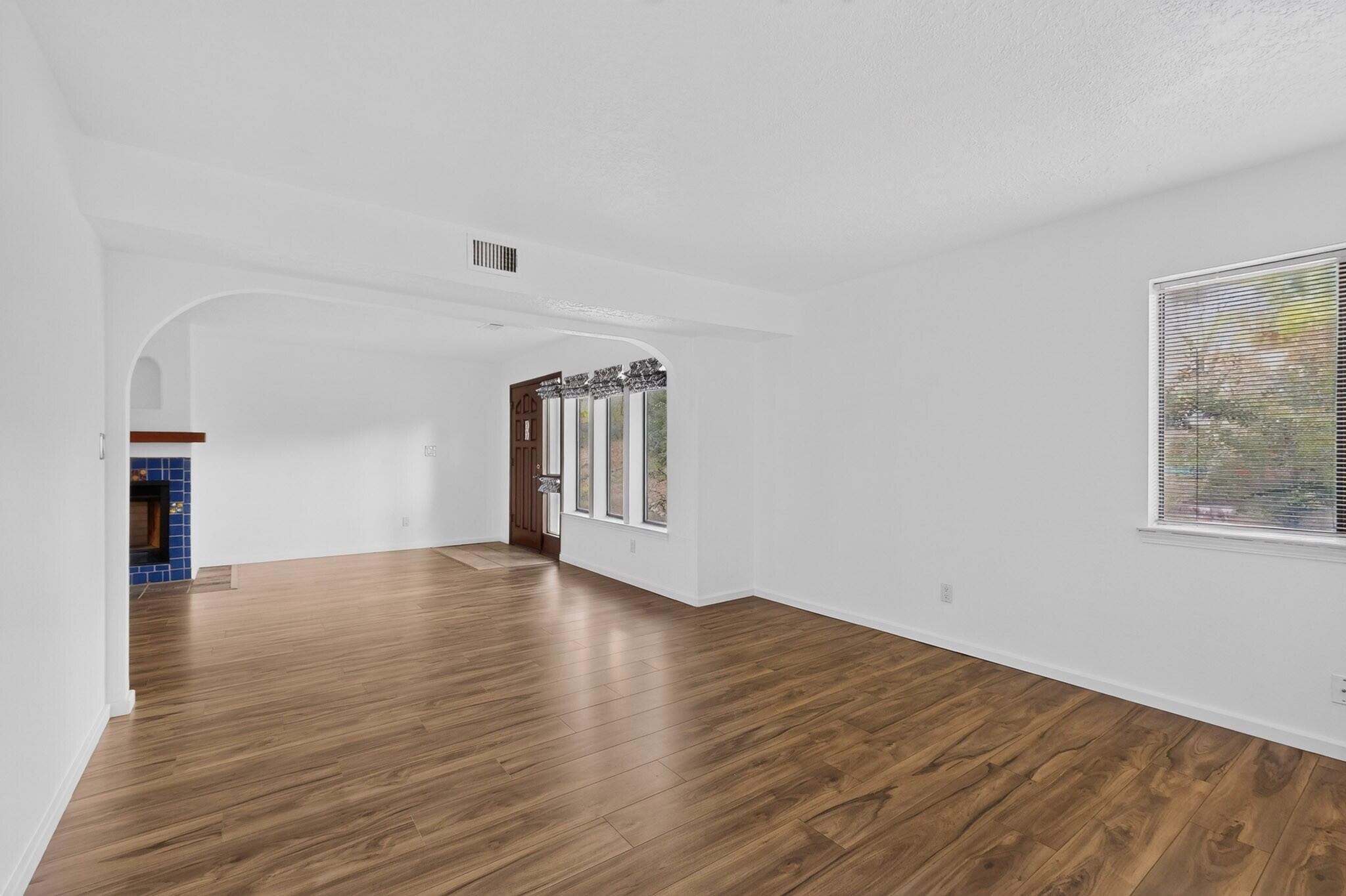 Photo 18 — 785 Tramway Lane NE # 4B