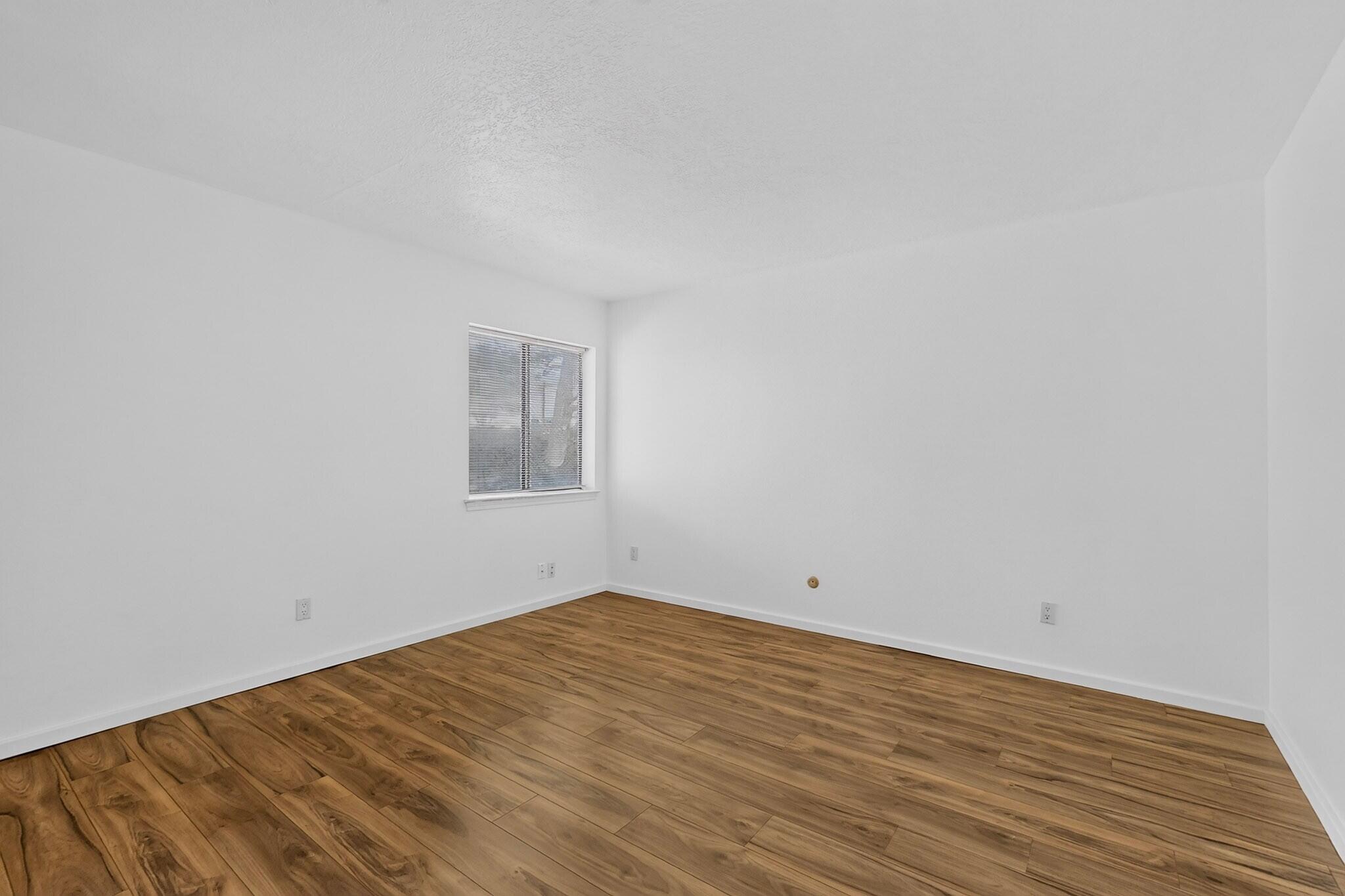 Photo 19 — 785 Tramway Lane NE # 4B