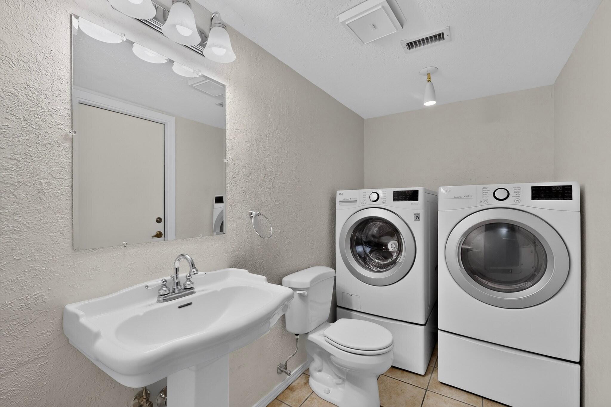 Photo 11 — 785 Tramway Lane NE # 4B
