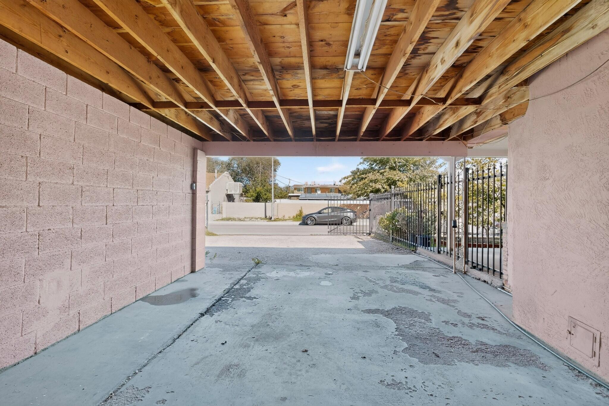 Photo 16 — 601 Espanola Street SE
