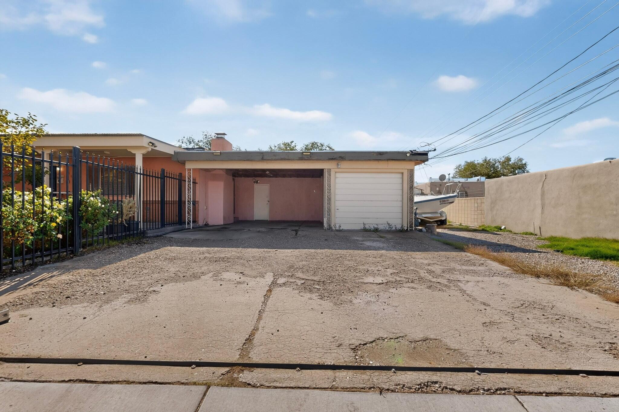 Photo 14 — 601 Espanola Street SE