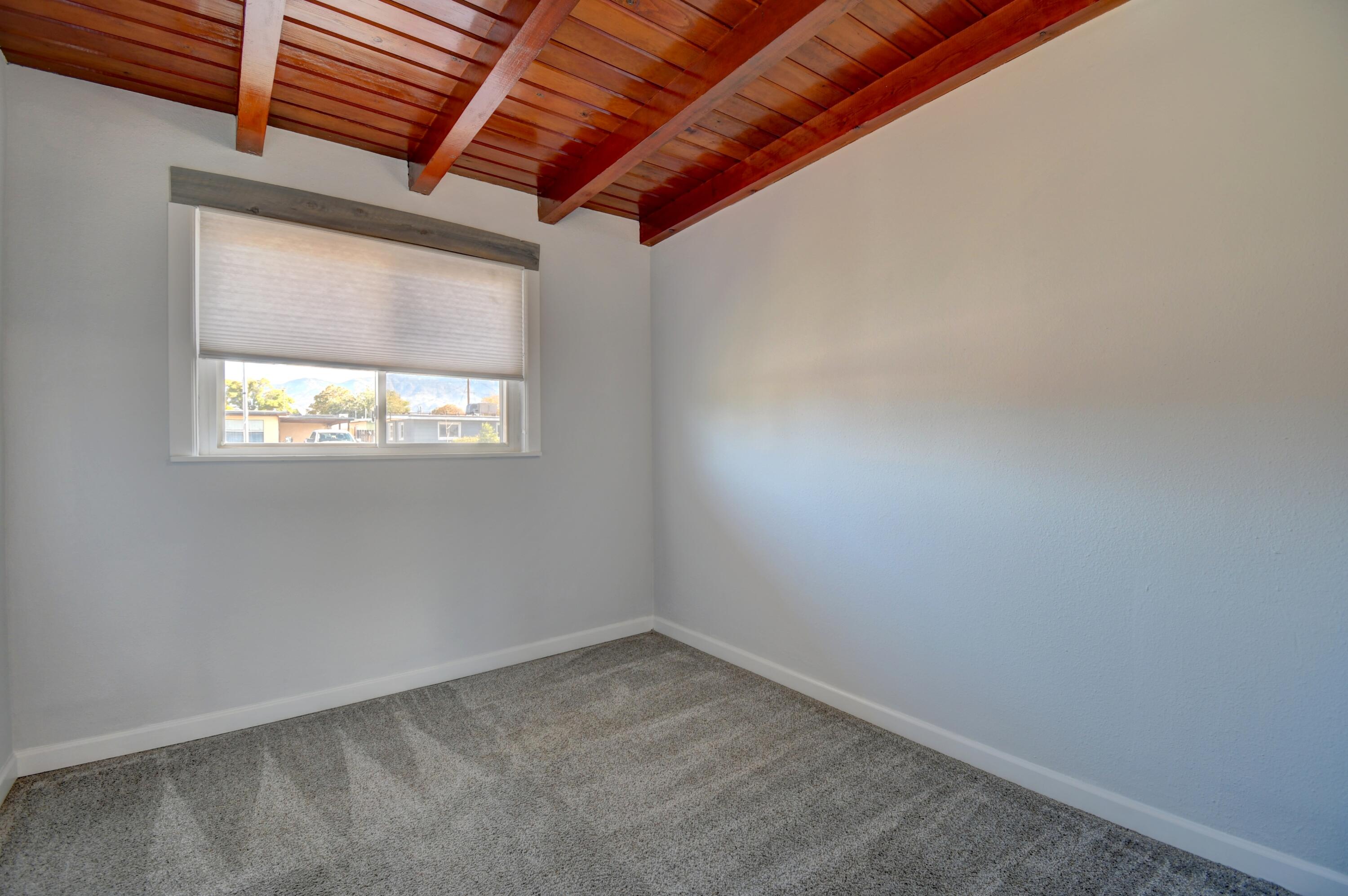 Photo 4 — 1133 McKee Drive NE