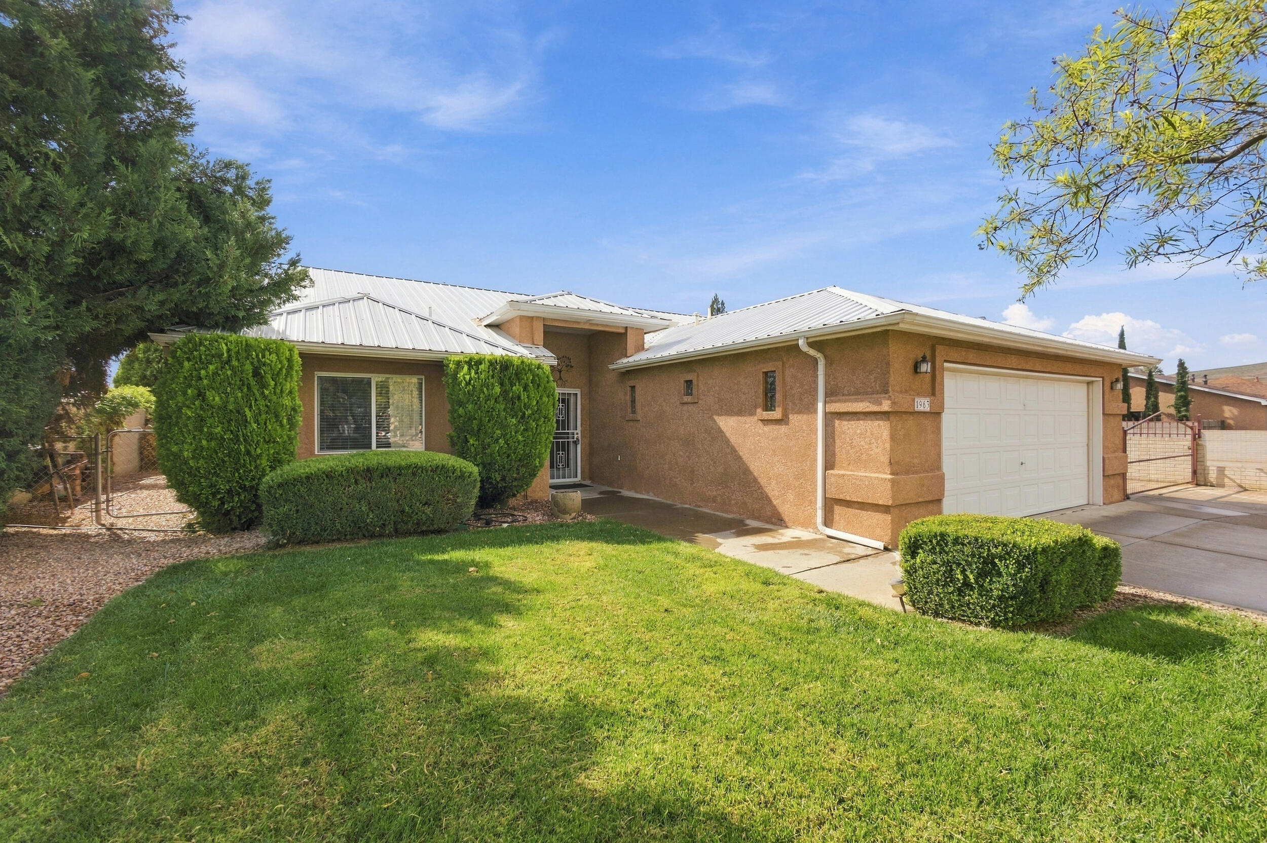 1963 Valley View Drive SW, Los Lunas, NM 87031