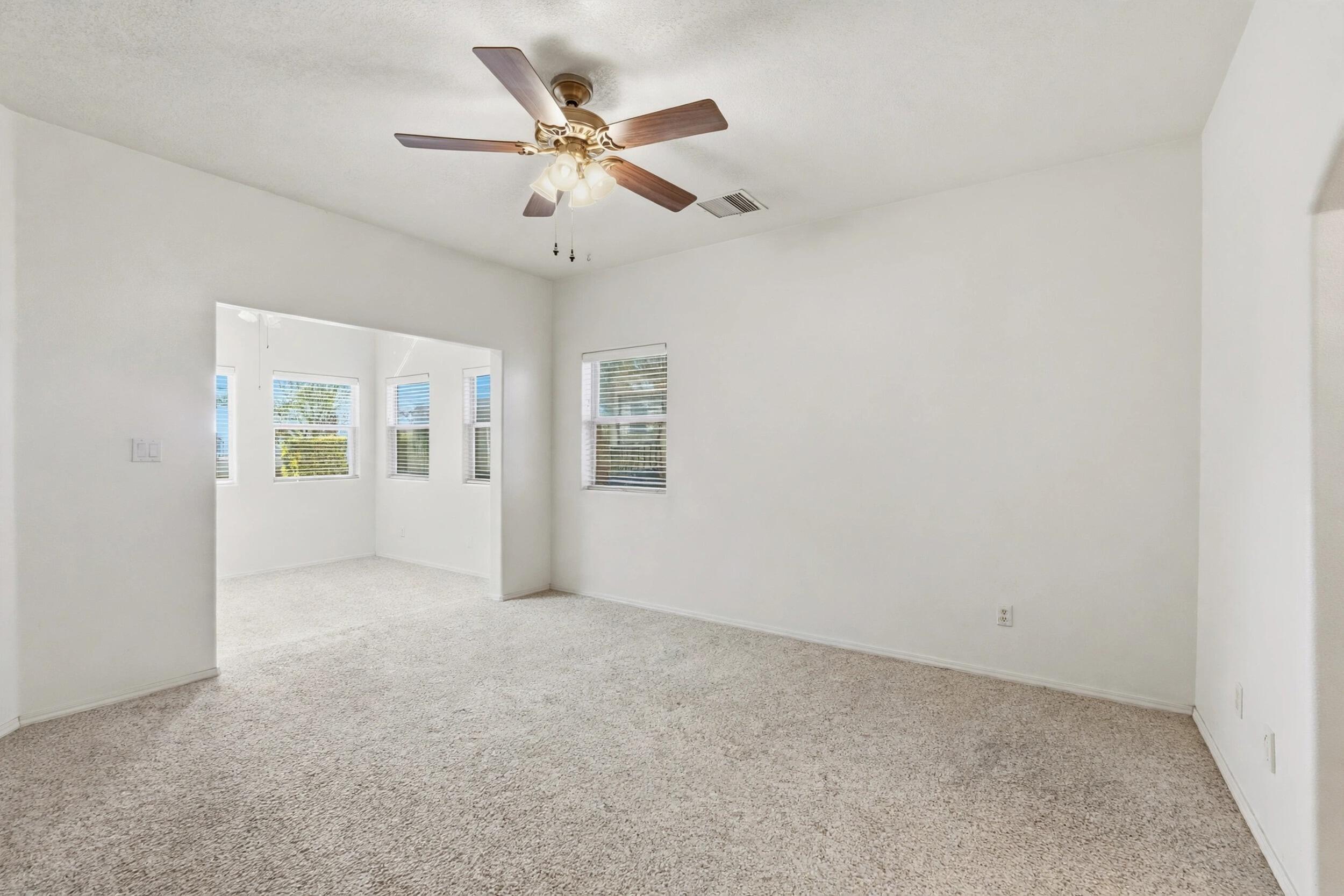 Photo 4 — 1963 Valley View Drive SW