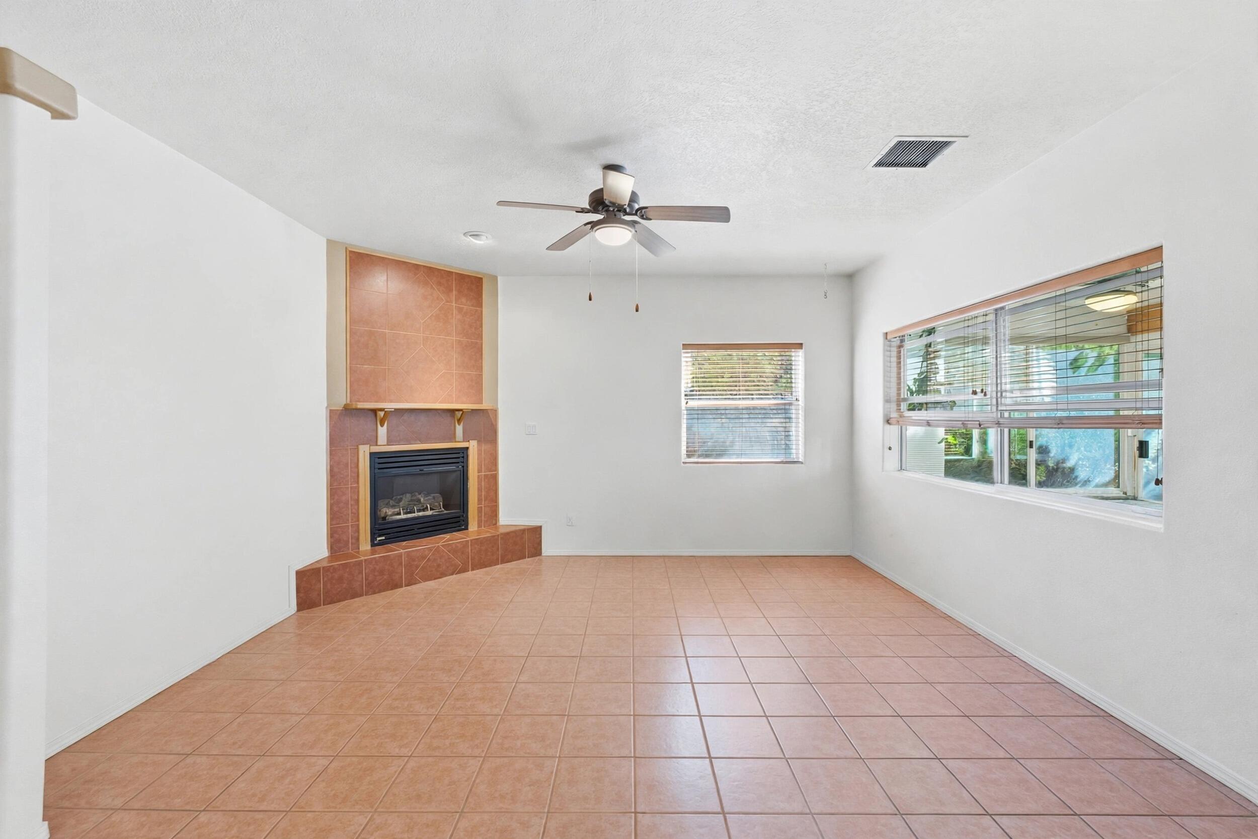 Photo 10 — 1963 Valley View Drive SW