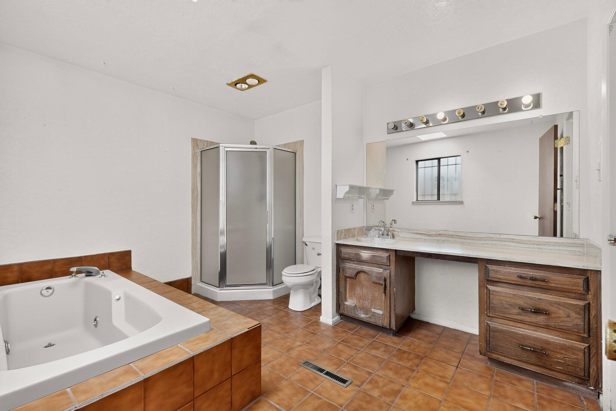 Photo 18 — 600 Ortiz Drive NE