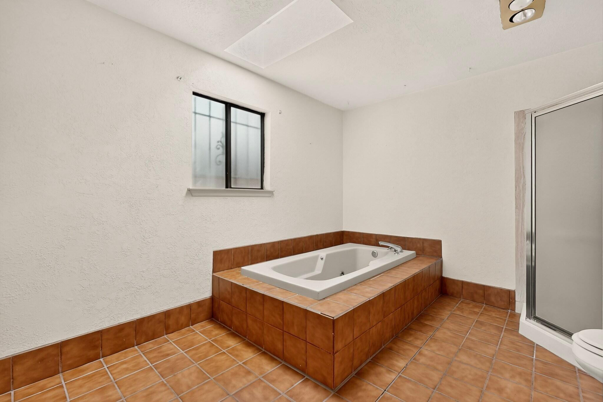 Photo 20 — 600 Ortiz Drive NE